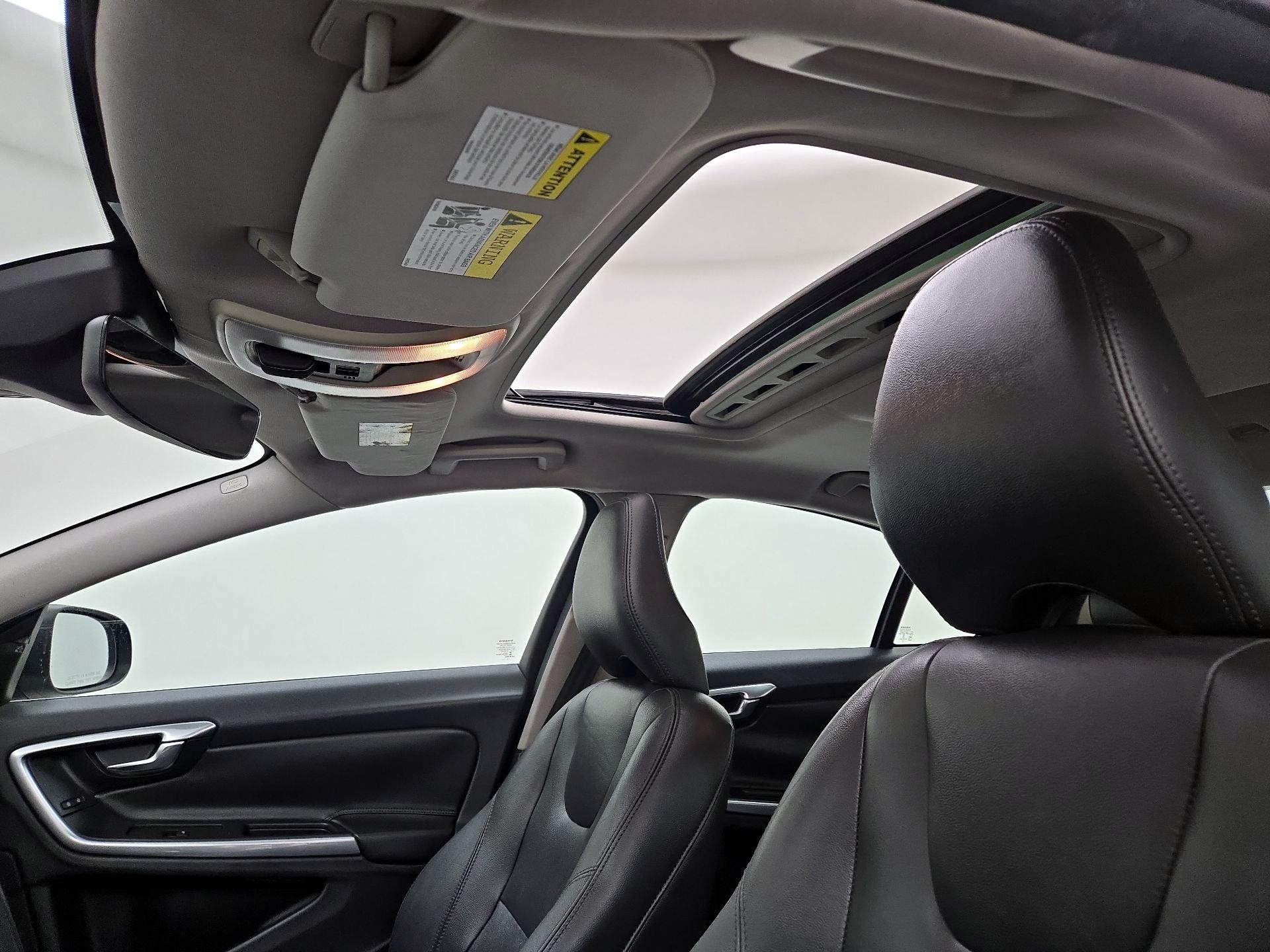 Thumbnail: 2016 Volvo S60 - 18