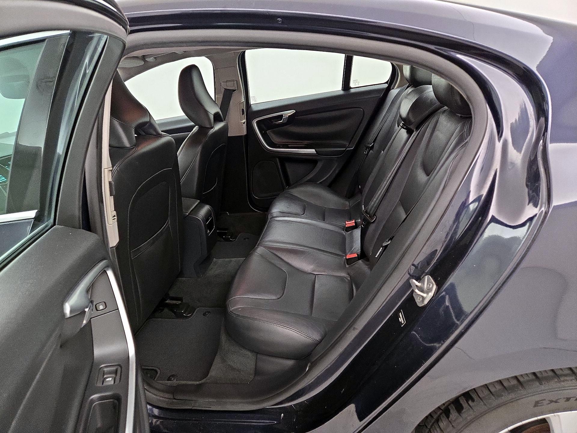 Thumbnail: 2016 Volvo S60 - 19