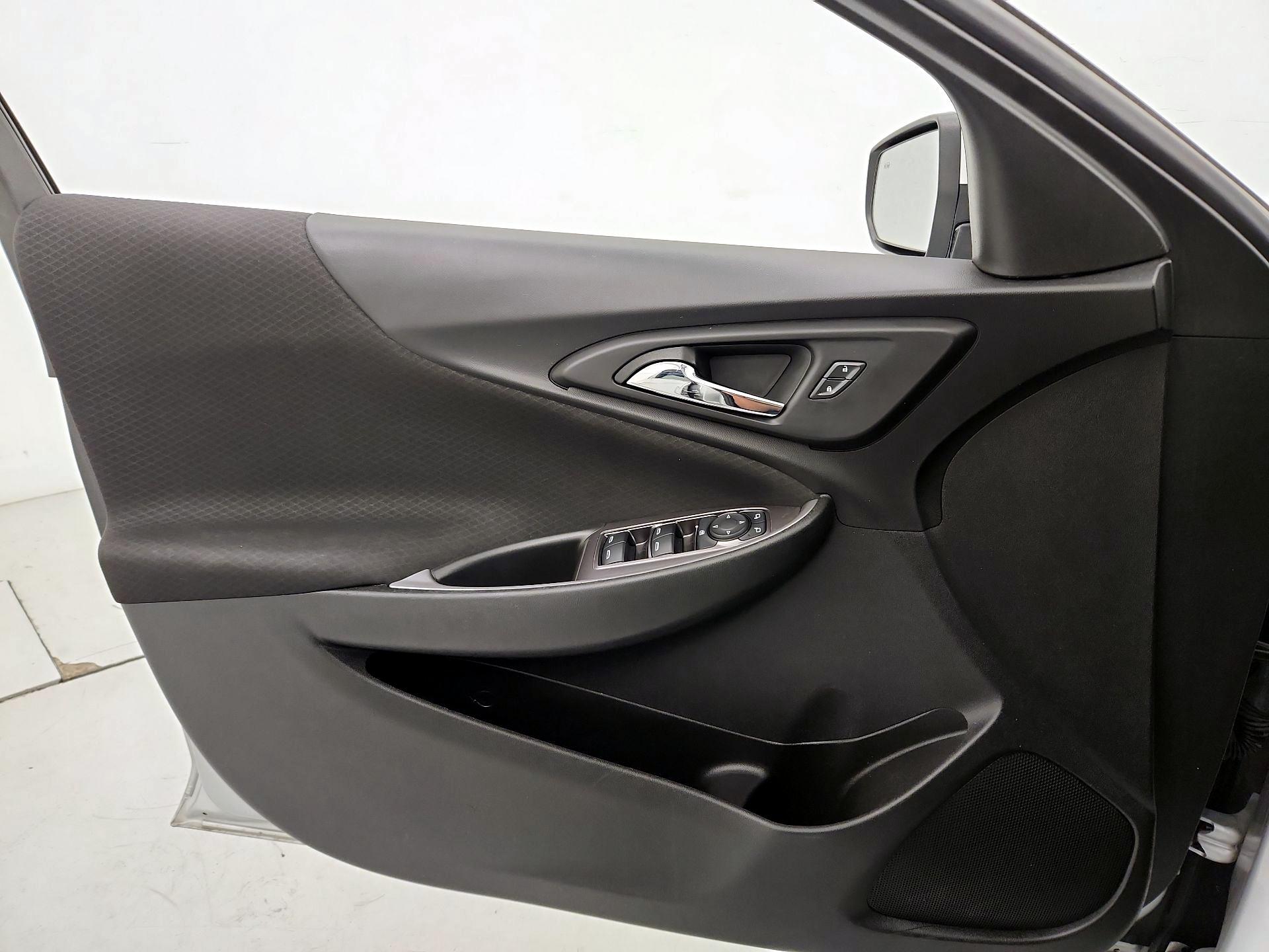 Thumbnail: 2022 Chevrolet Malibu - 12