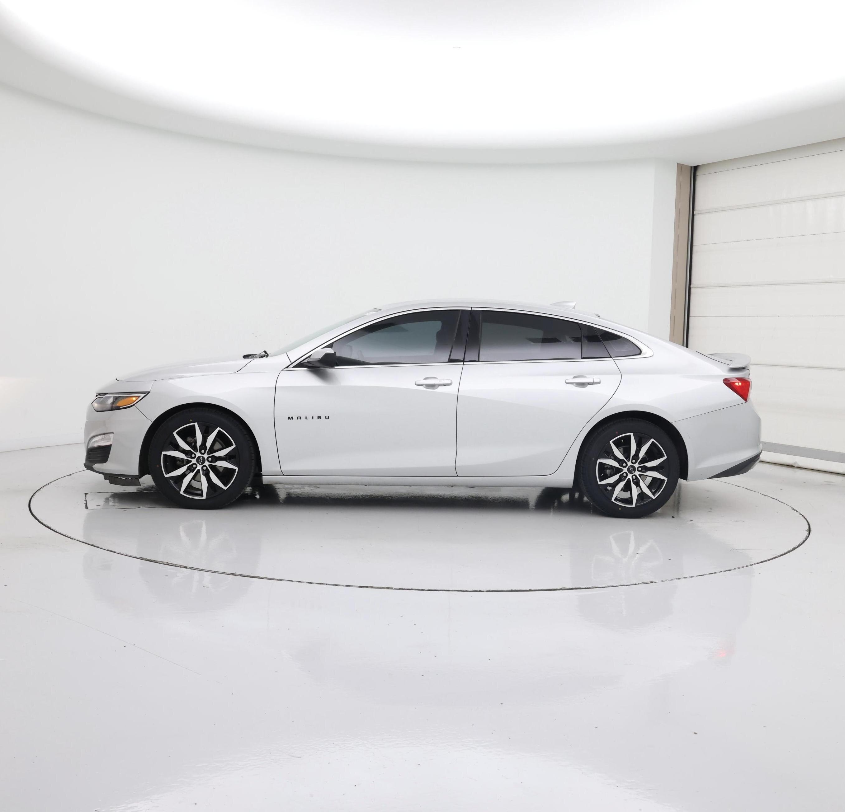 Thumbnail: 2022 Chevrolet Malibu - 3