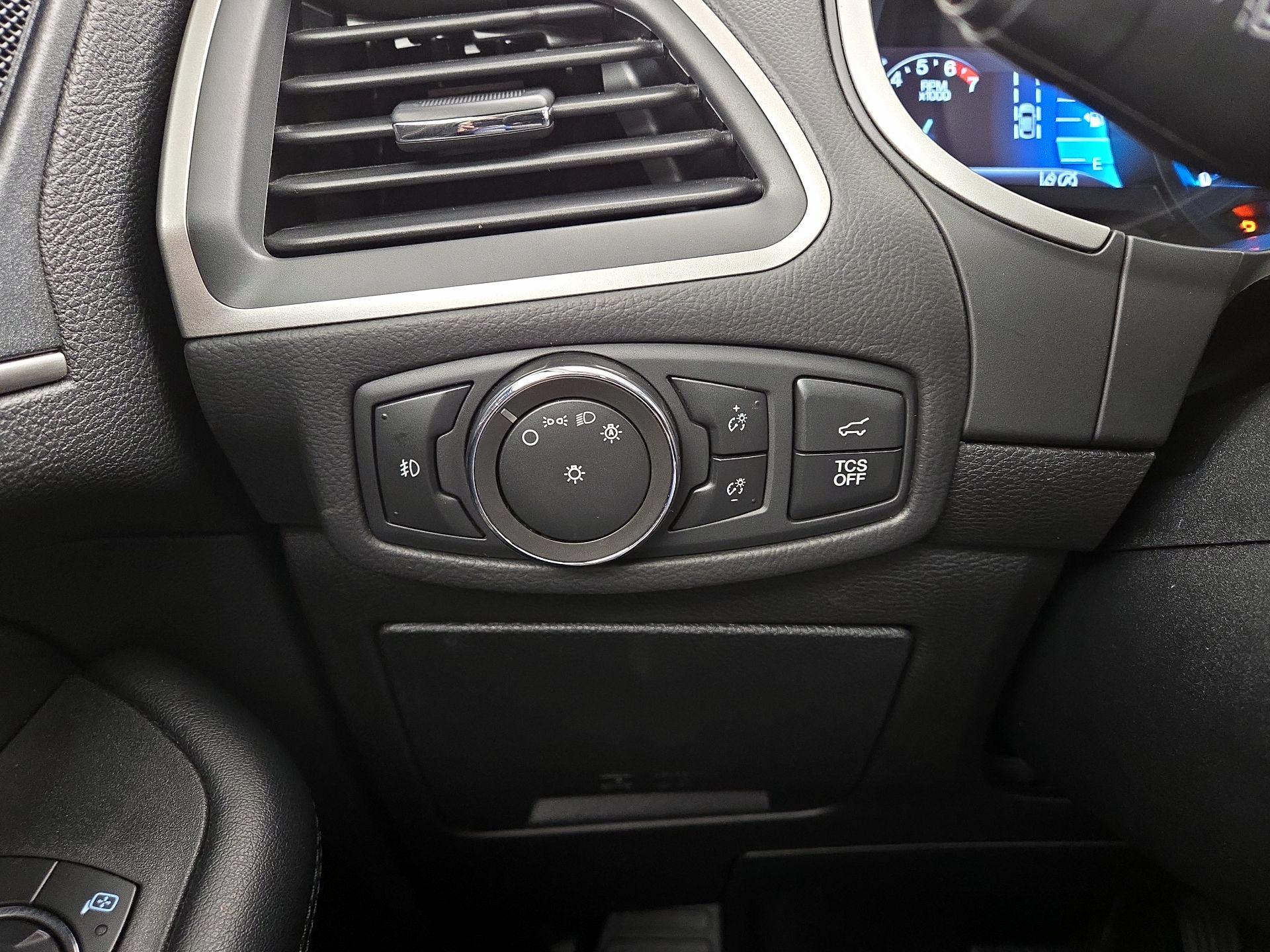 Thumbnail: 2020 Ford Edge - 13