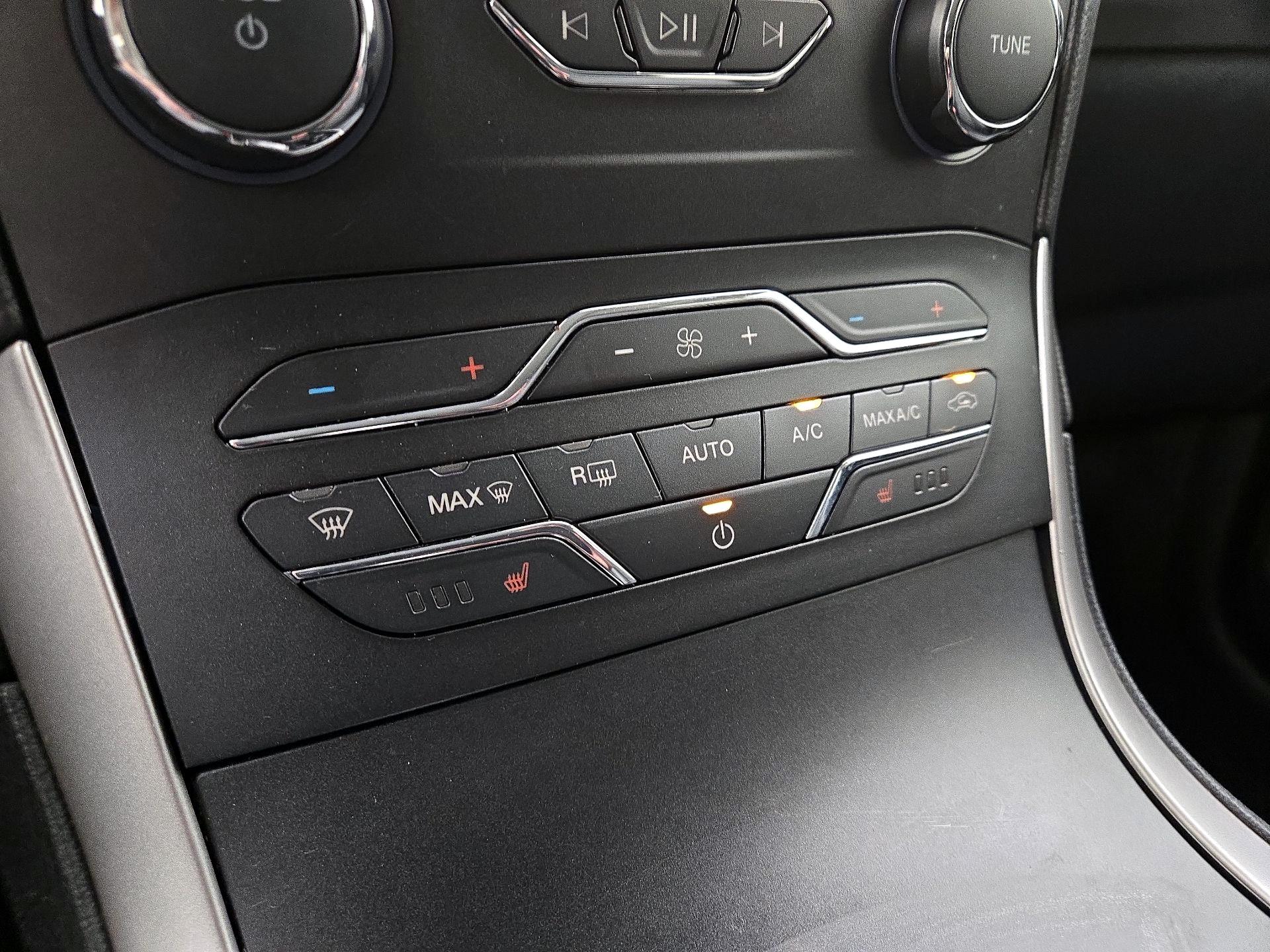 Thumbnail: 2020 Ford Edge - 17