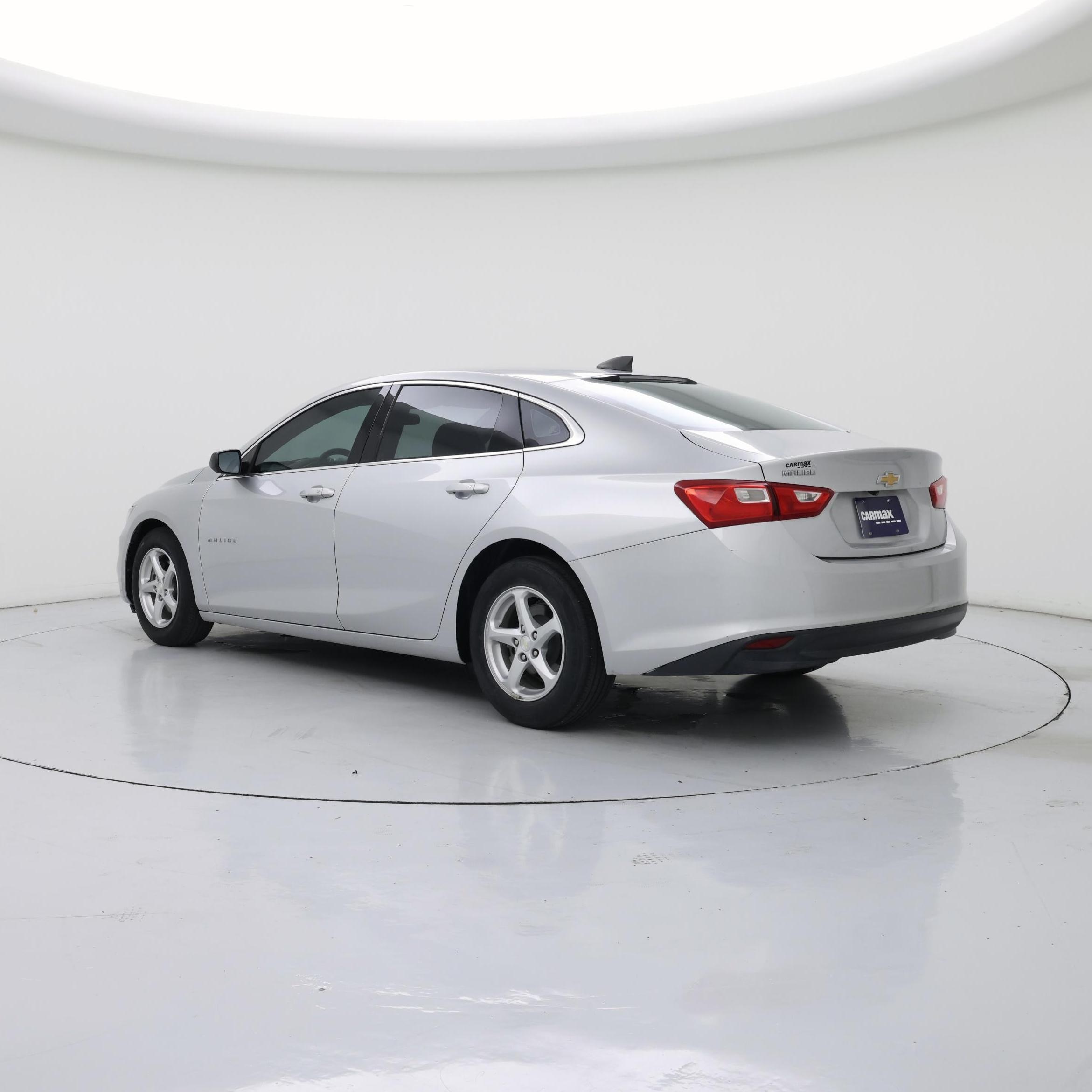 Thumbnail: 2018 Chevrolet Malibu - 2