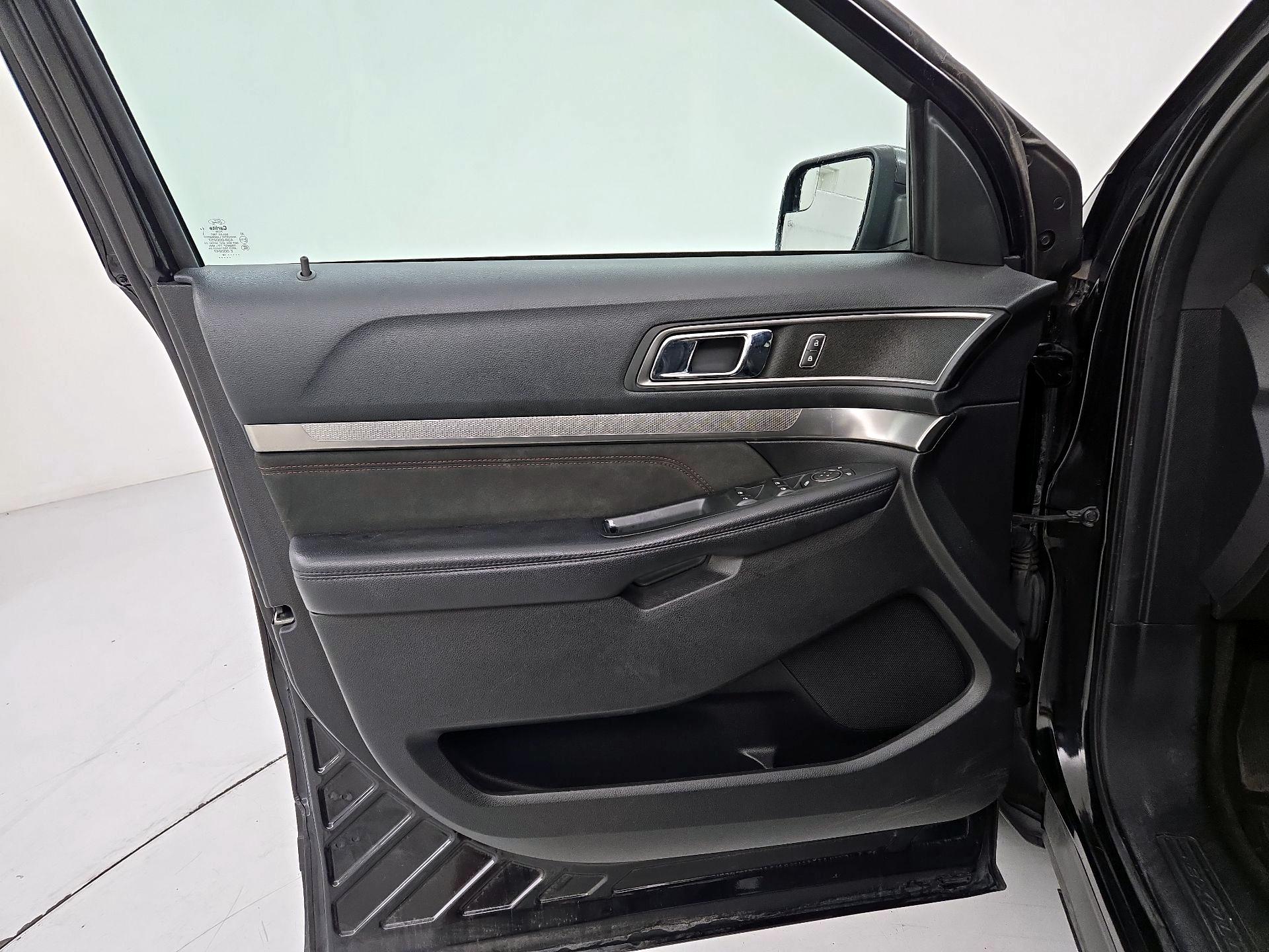 Thumbnail: 2018 Ford Explorer - 12