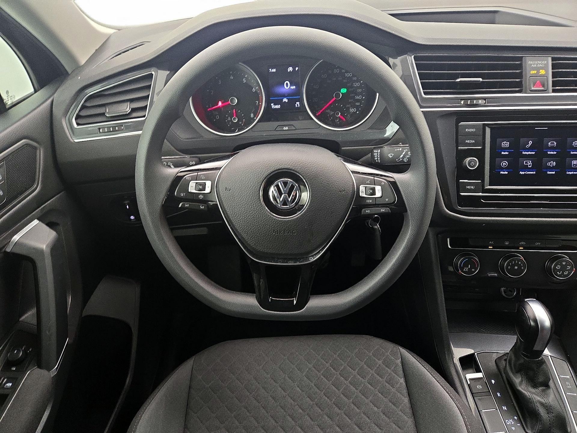 Thumbnail: 2020 Volkswagen Tiguan - 10