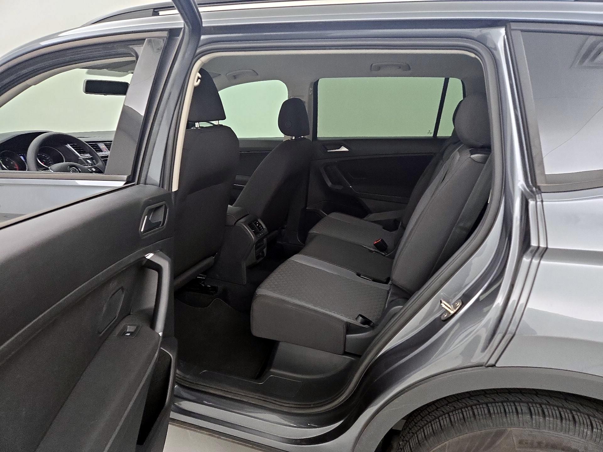 Thumbnail: 2020 Volkswagen Tiguan - 19