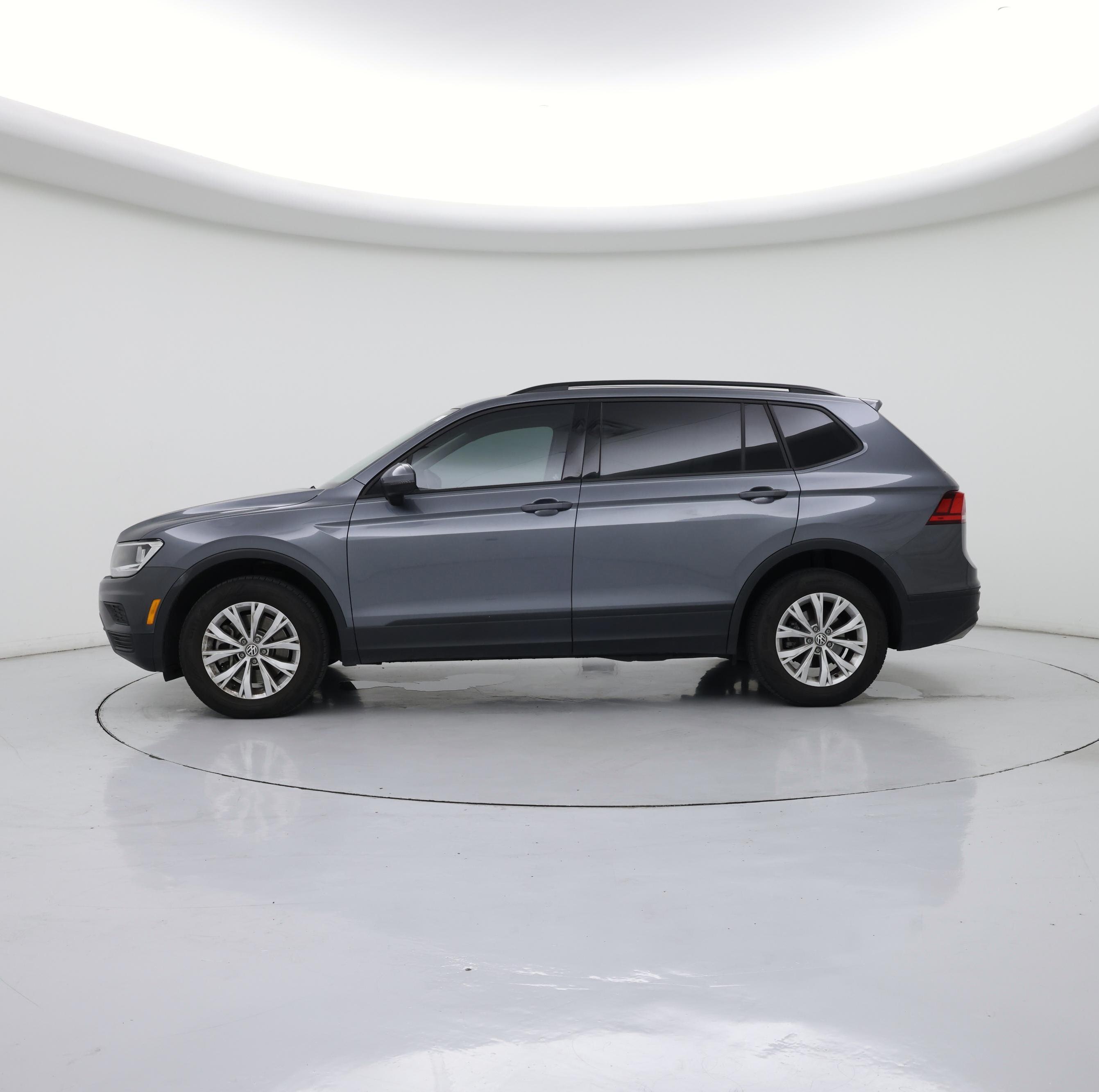 Thumbnail: 2020 Volkswagen Tiguan - 3