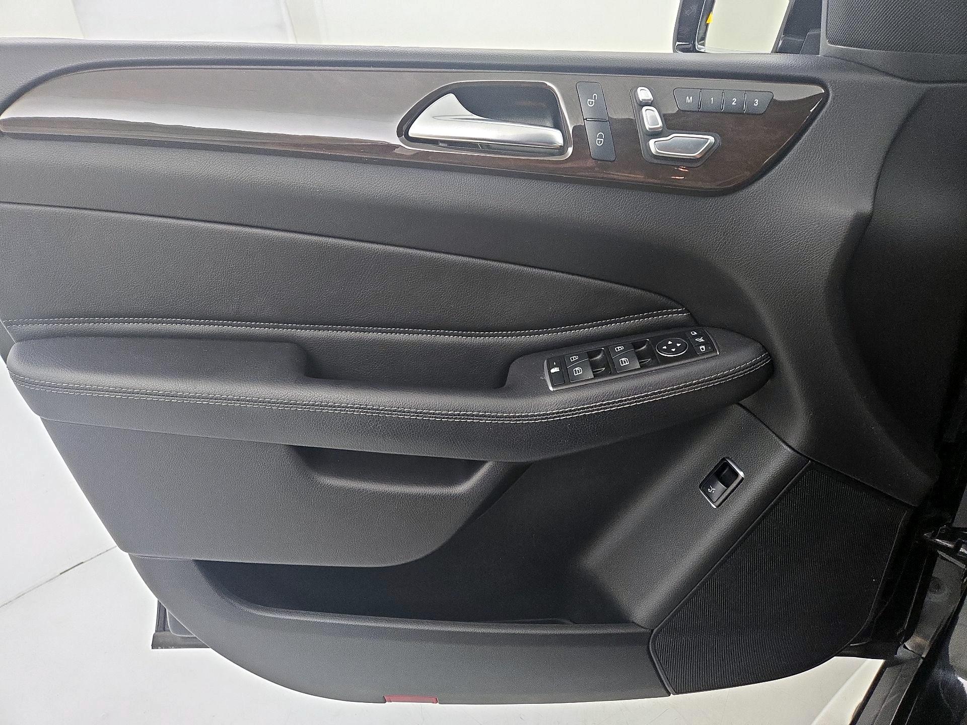 Thumbnail: 2016 Mercedes-Benz GLE - 12