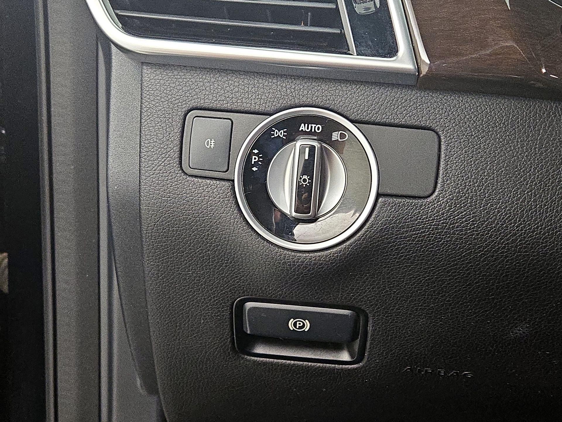 Thumbnail: 2016 Mercedes-Benz GLE - 13