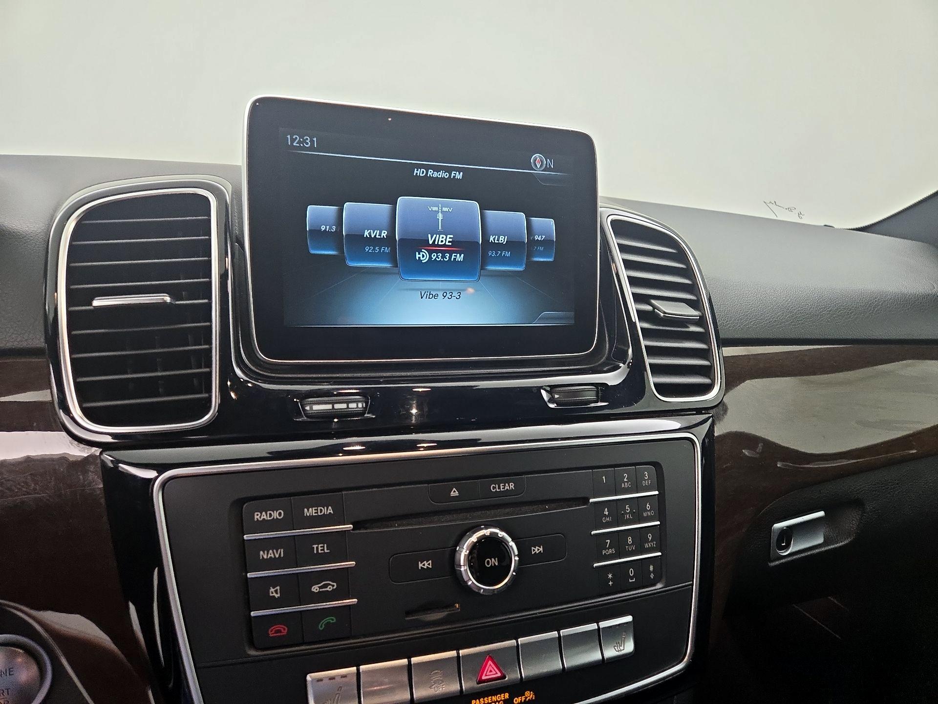 Thumbnail: 2016 Mercedes-Benz GLE - 16