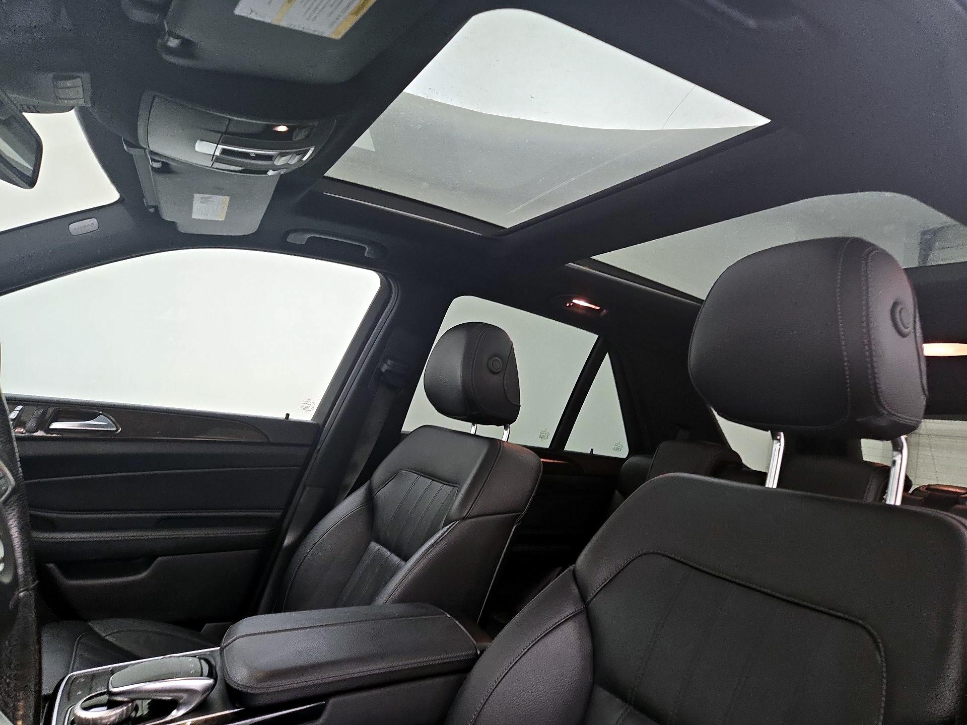 Thumbnail: 2016 Mercedes-Benz GLE - 20