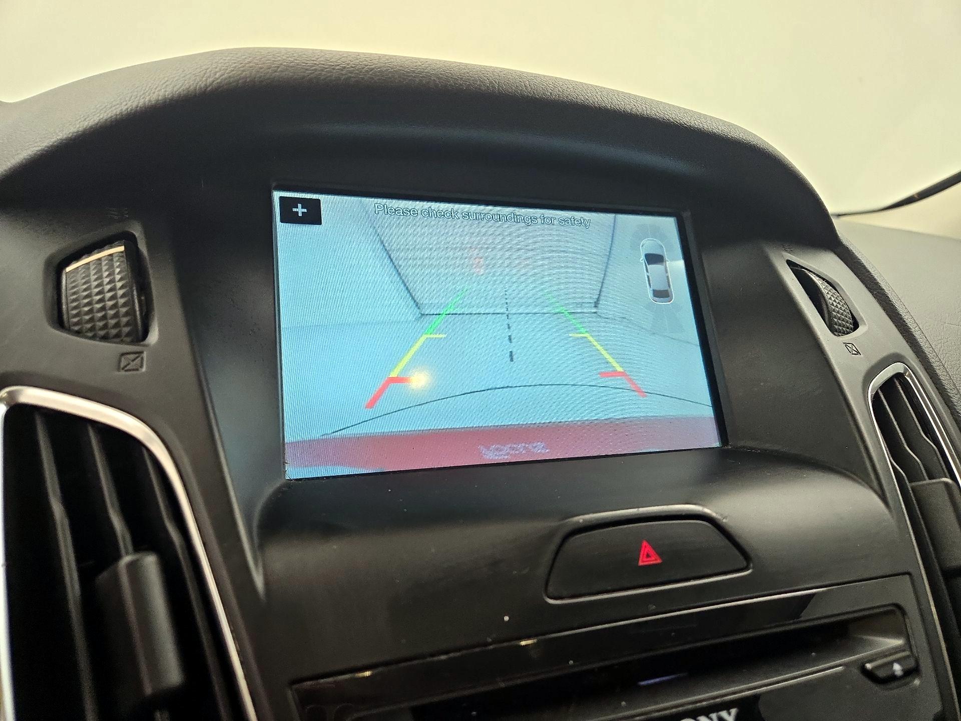 Thumbnail: 2016 Ford Focus - 15