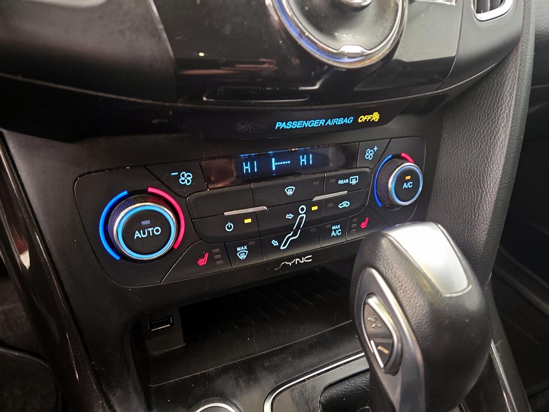 Thumbnail: 2016 Ford Focus - 17