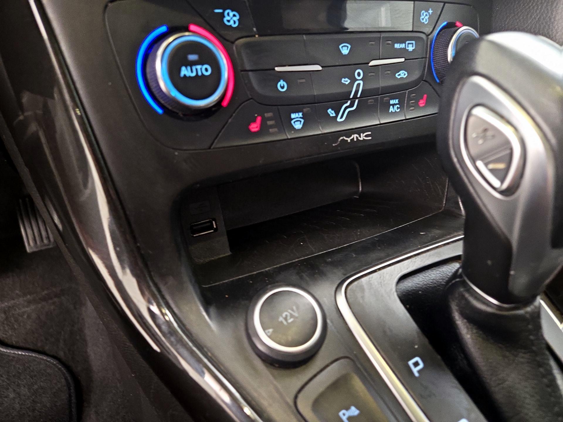 Thumbnail: 2016 Ford Focus - 19