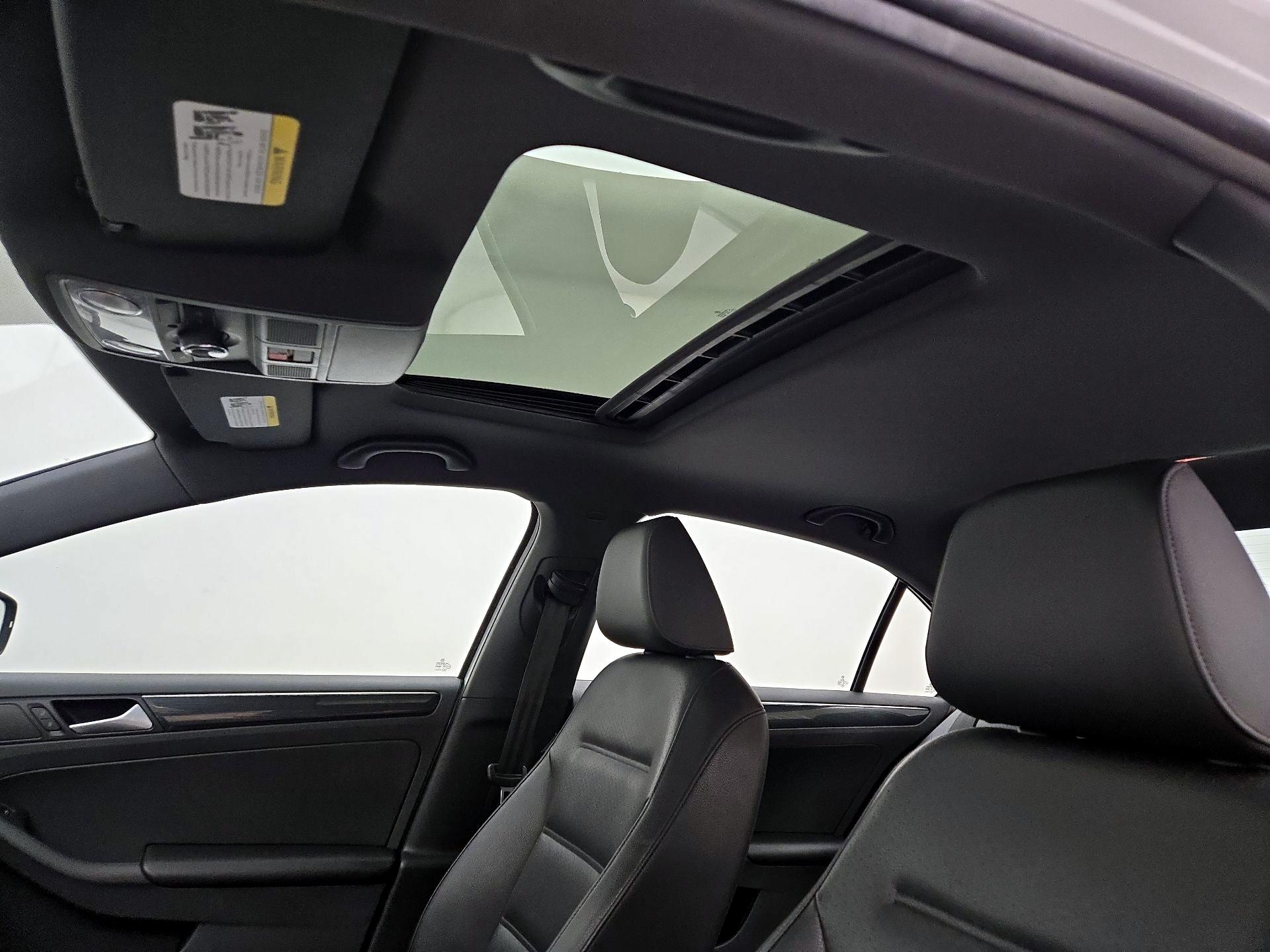 Thumbnail: 2018 Volkswagen Jetta - 19