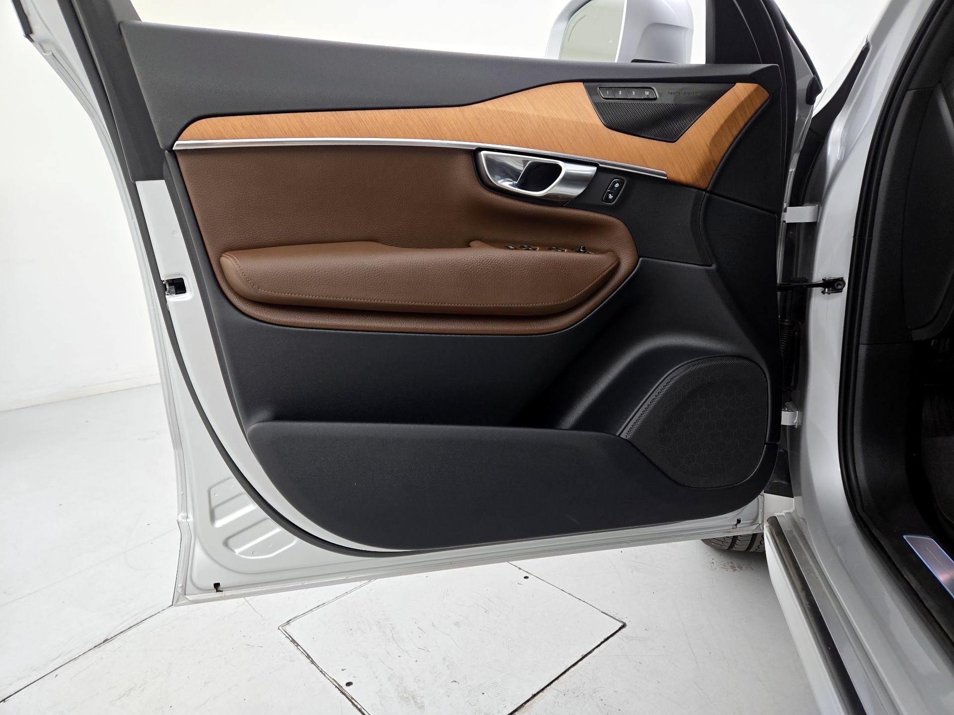 Thumbnail: 2022 Volvo XC90 - 12