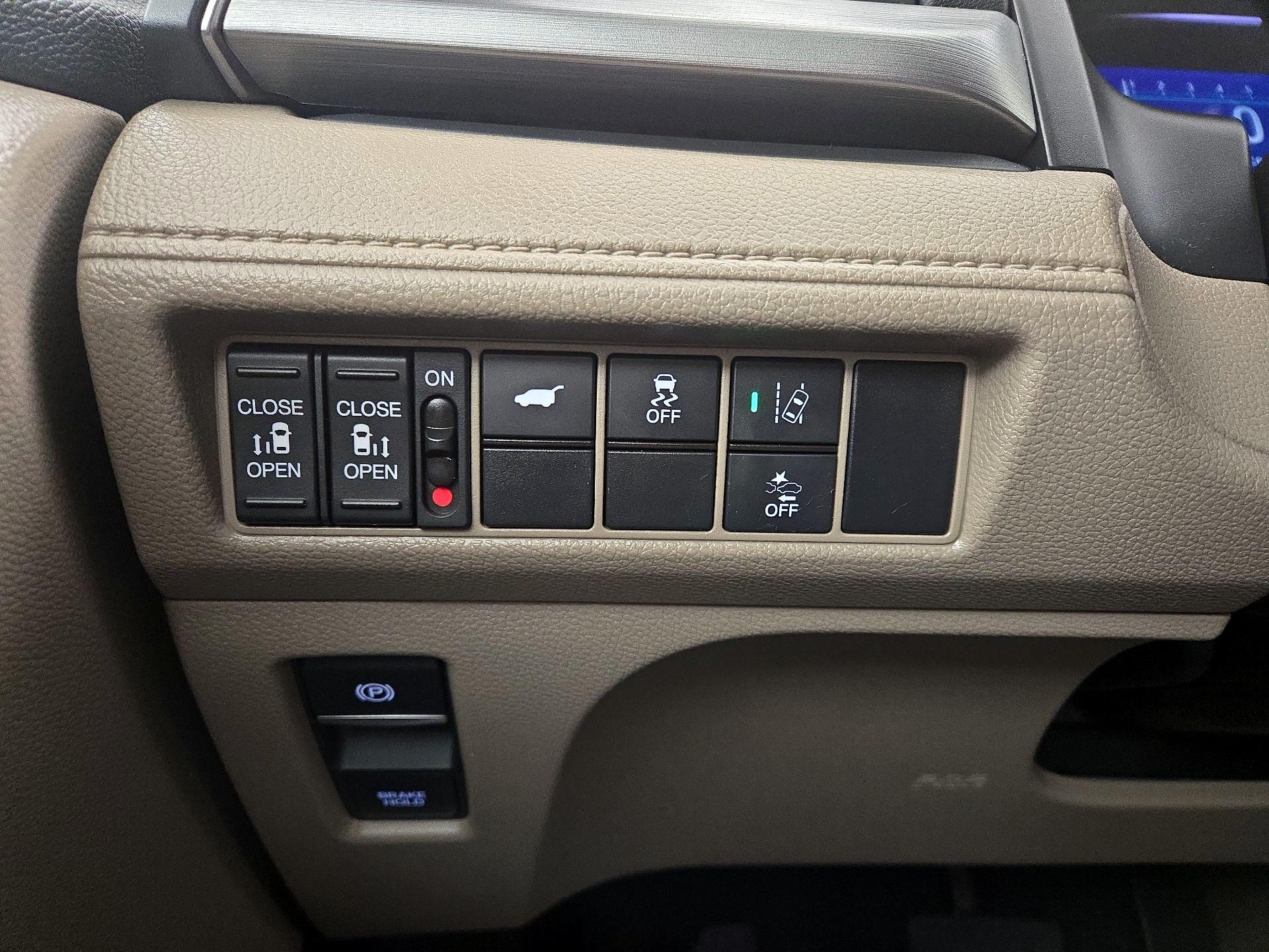 Thumbnail: 2019 Honda Odyssey - 13