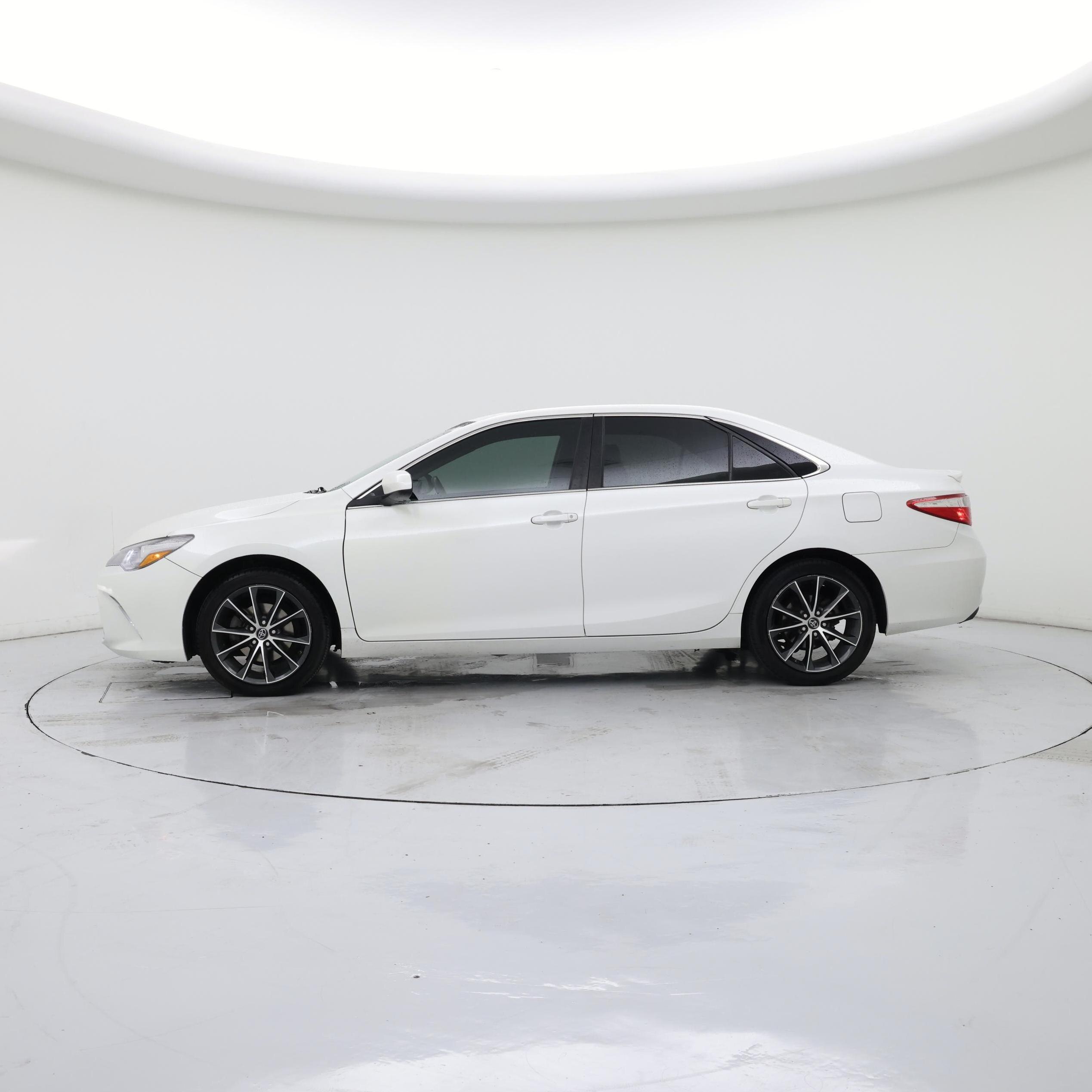 Thumbnail: 2017 Toyota Camry - 3