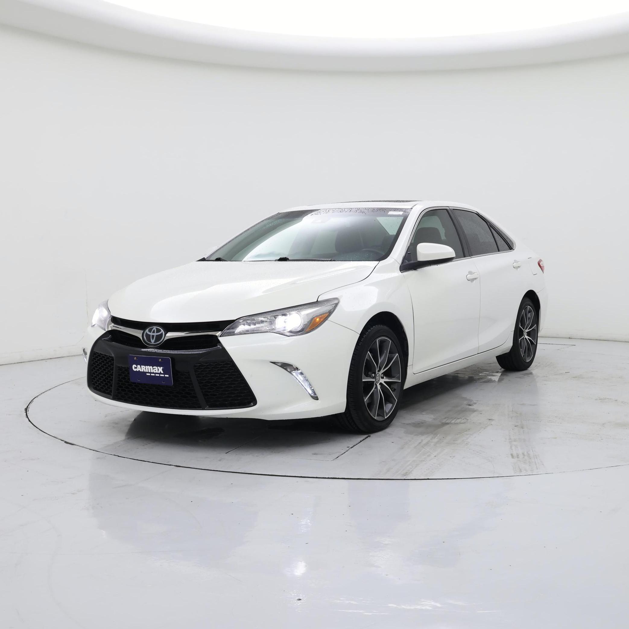 Thumbnail: 2017 Toyota Camry - 4