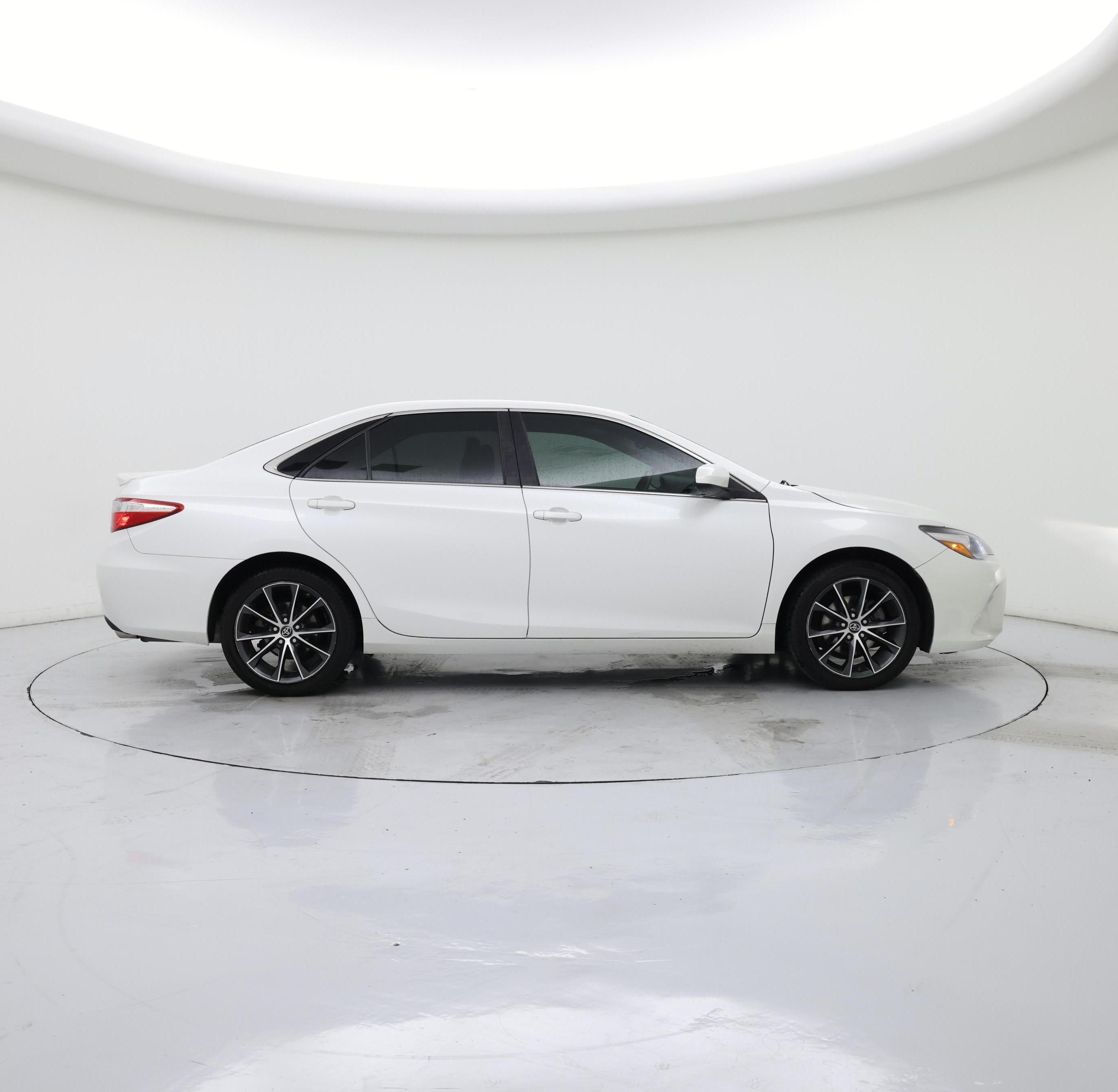 Thumbnail: 2017 Toyota Camry - 7