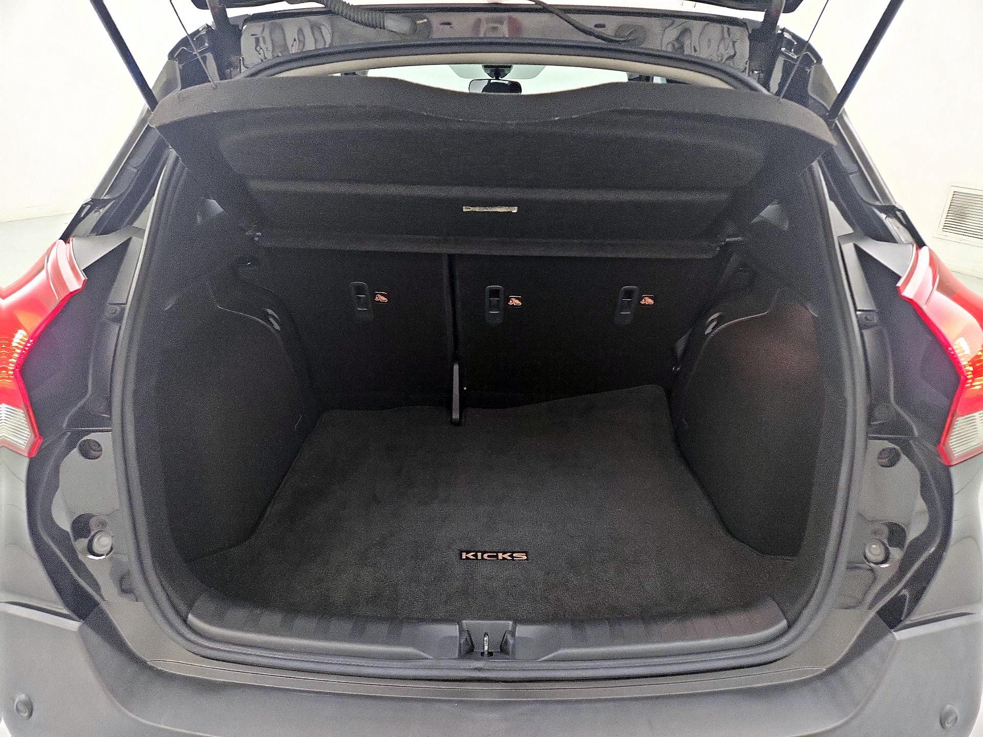 Thumbnail: 2020 Nissan Kicks - 20