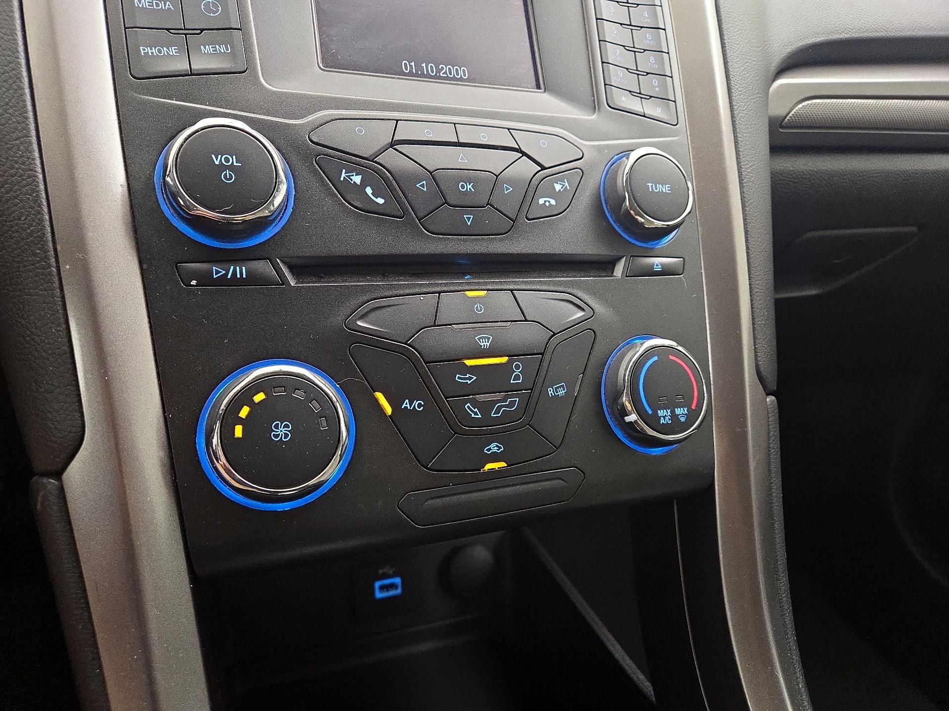 Thumbnail: 2017 Ford Fusion - 16