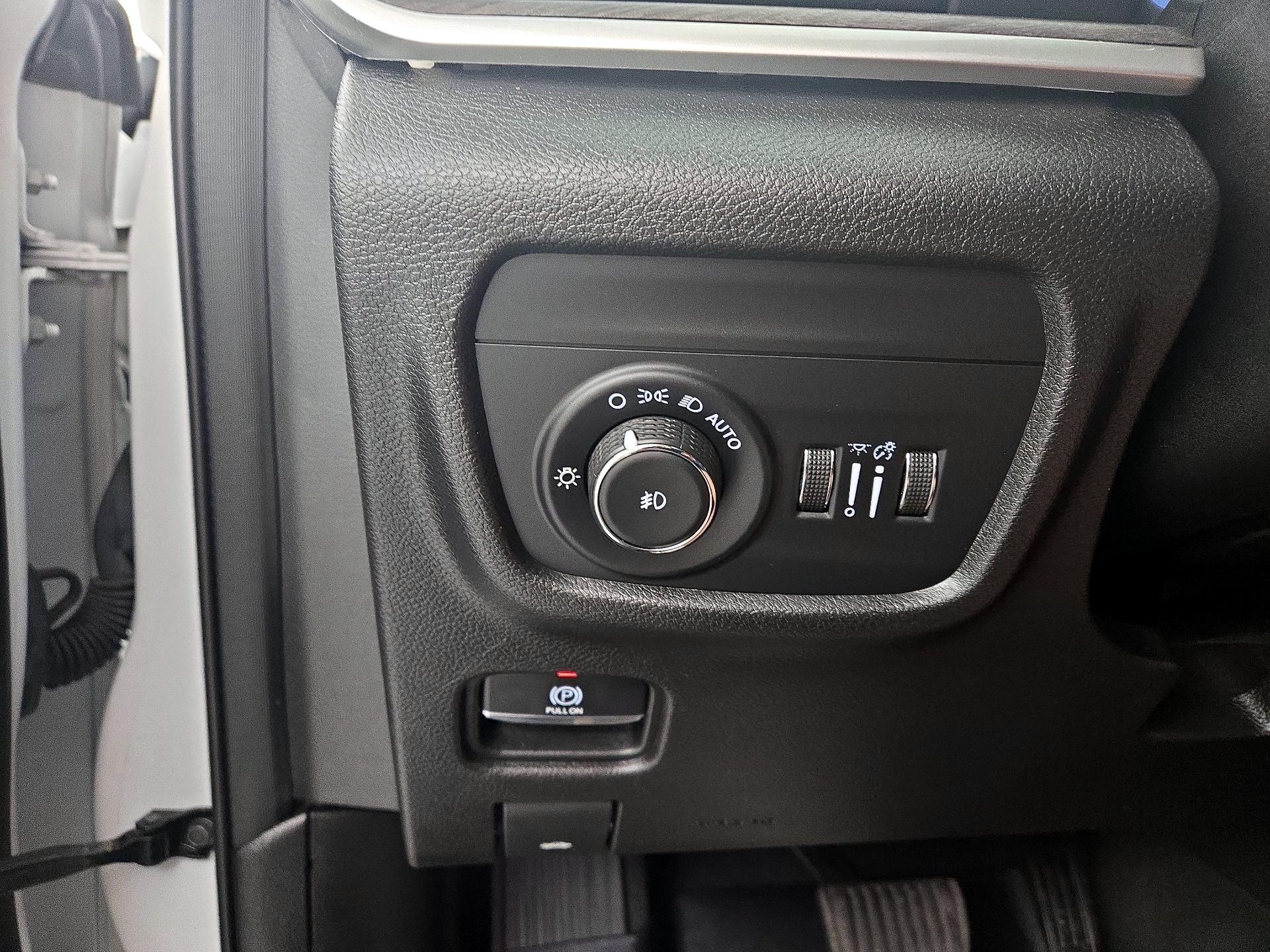 Thumbnail: 2022 Jeep Grand Cherokee - 13