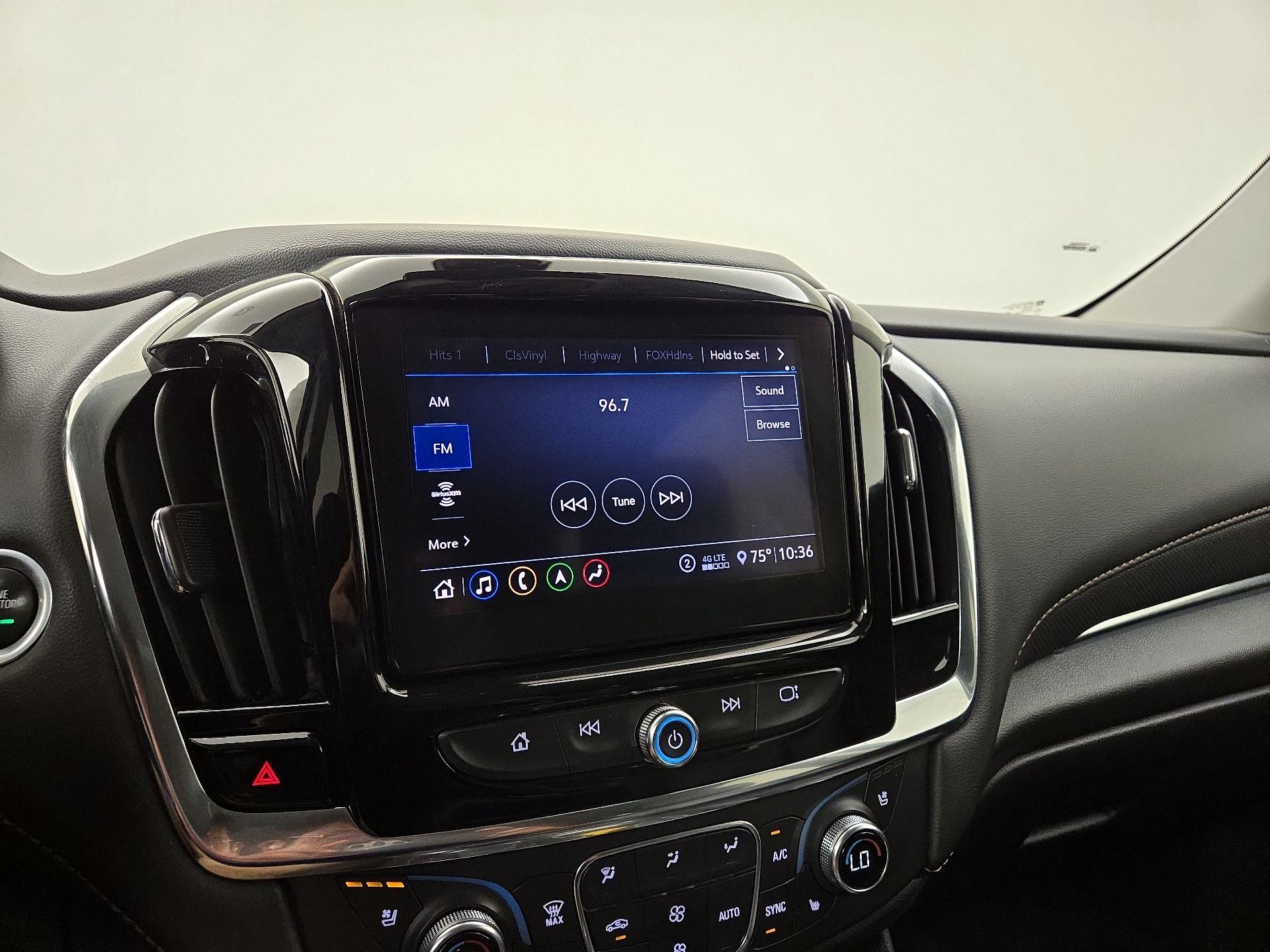 Thumbnail: 2021 Chevrolet Traverse - 16
