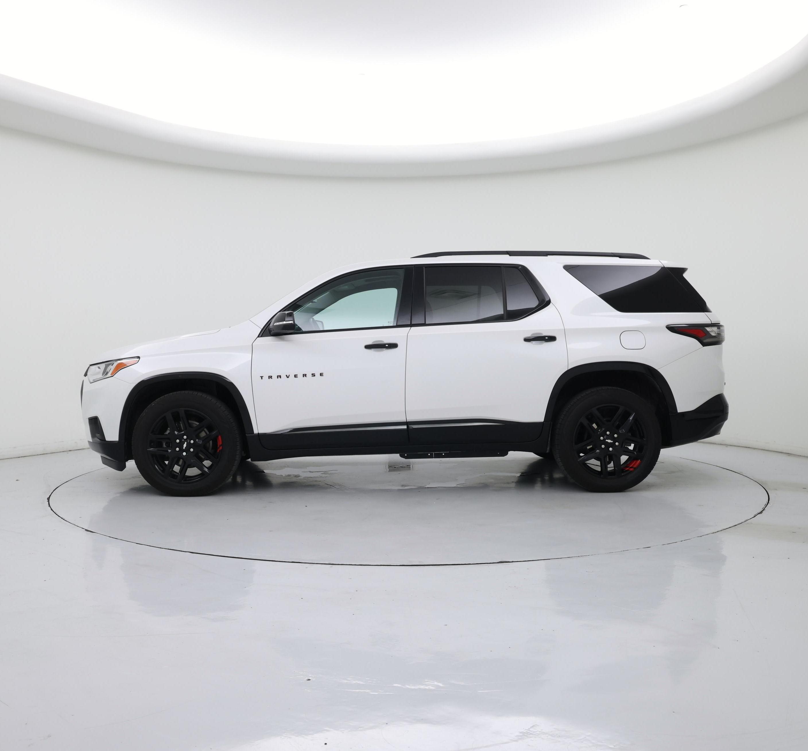 Thumbnail: 2021 Chevrolet Traverse - 3