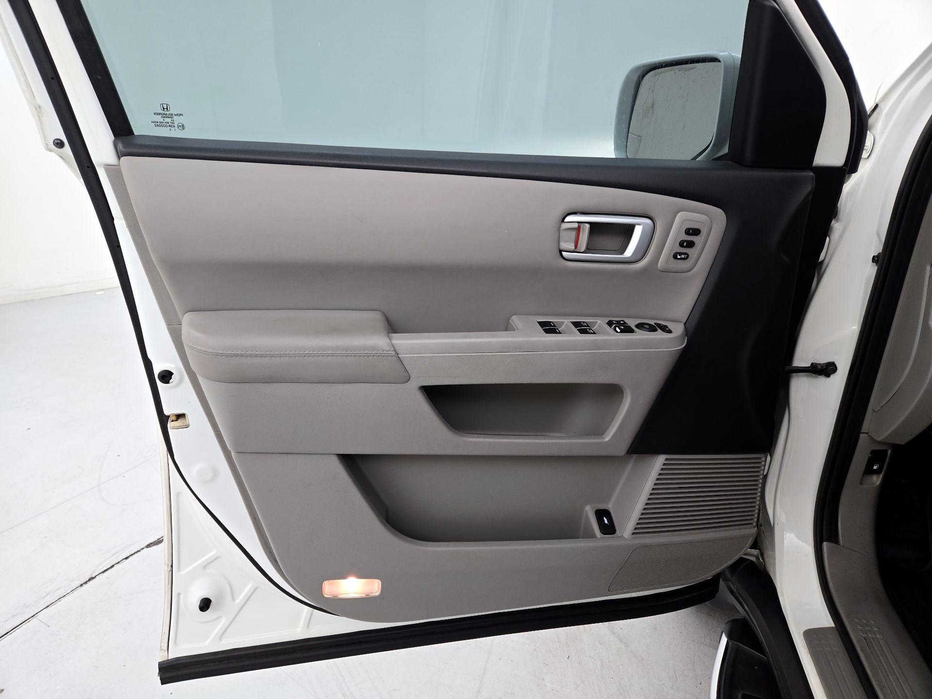 Thumbnail: 2014 Honda Pilot - 12