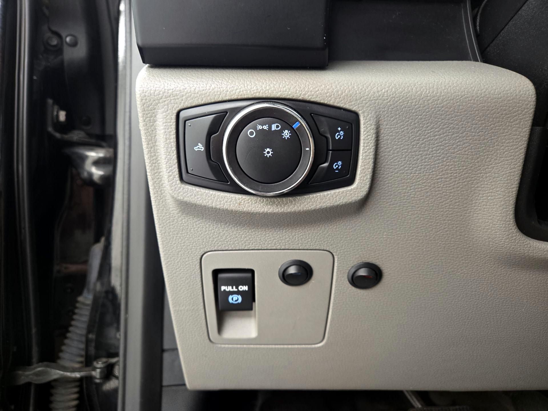 Thumbnail: 2016 Ford F-150 - 13