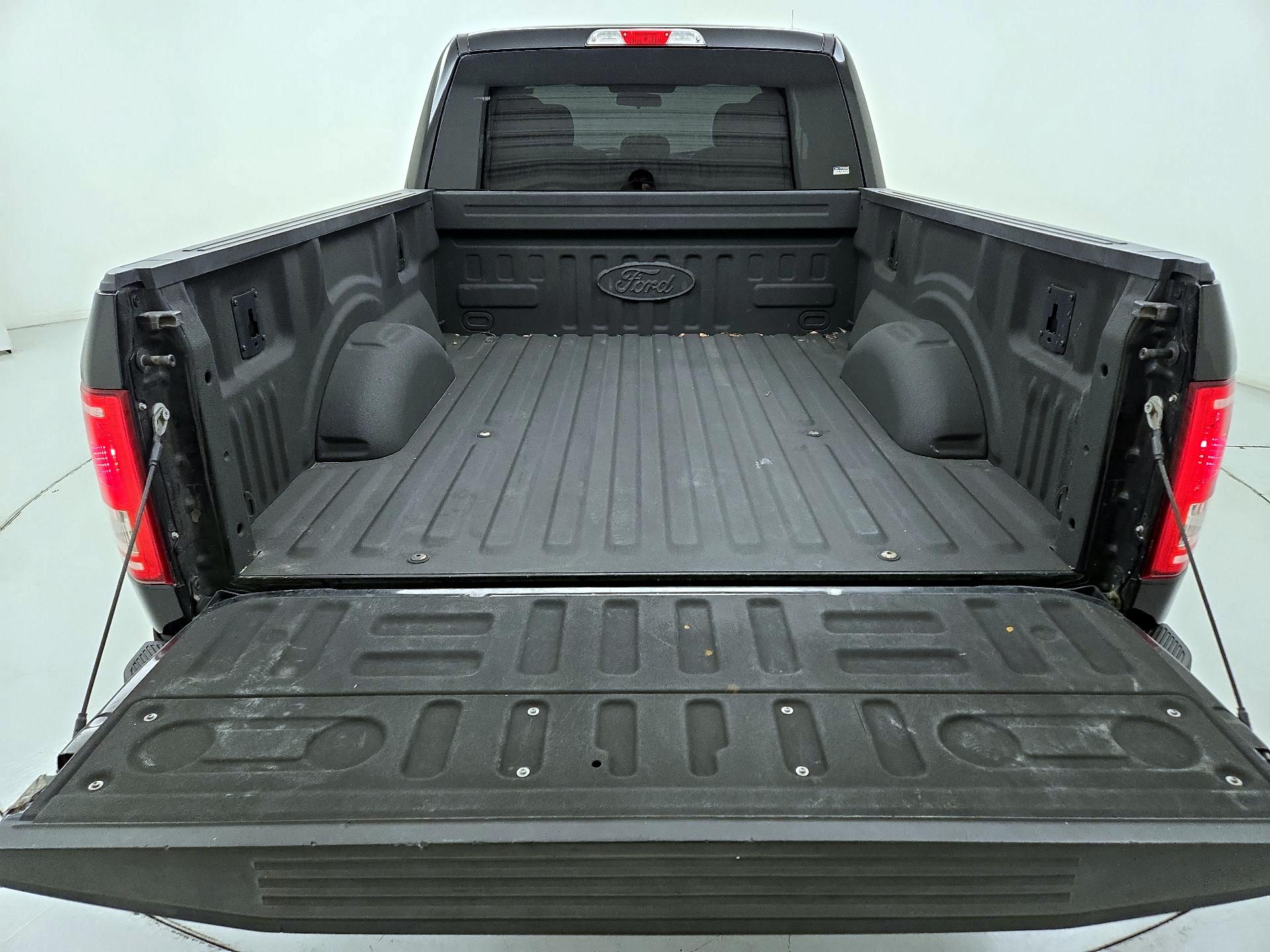 Thumbnail: 2016 Ford F-150 - 19