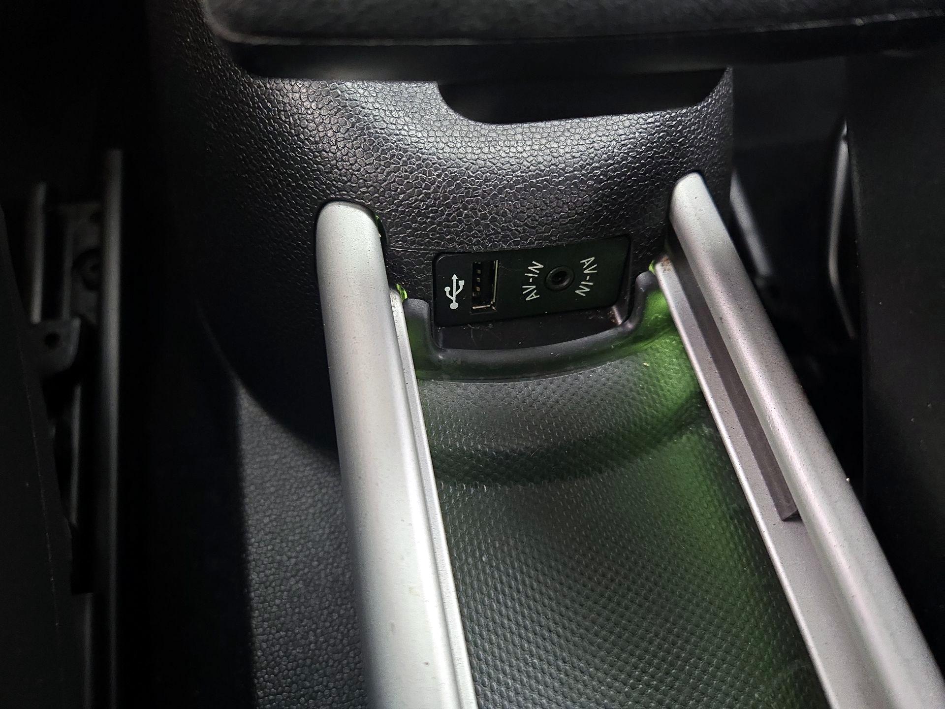 Thumbnail: 2015 MINI Cooper Countryman - 16