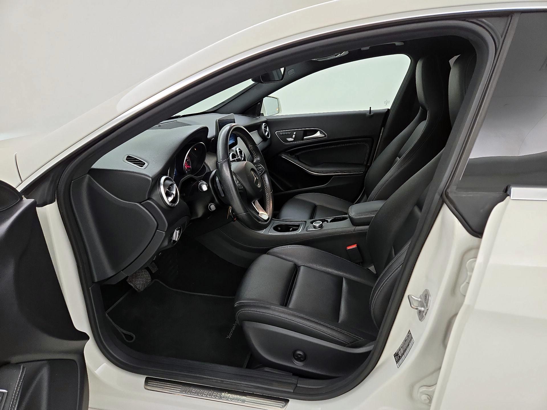 Thumbnail: 2017 Mercedes-Benz CLA - 11