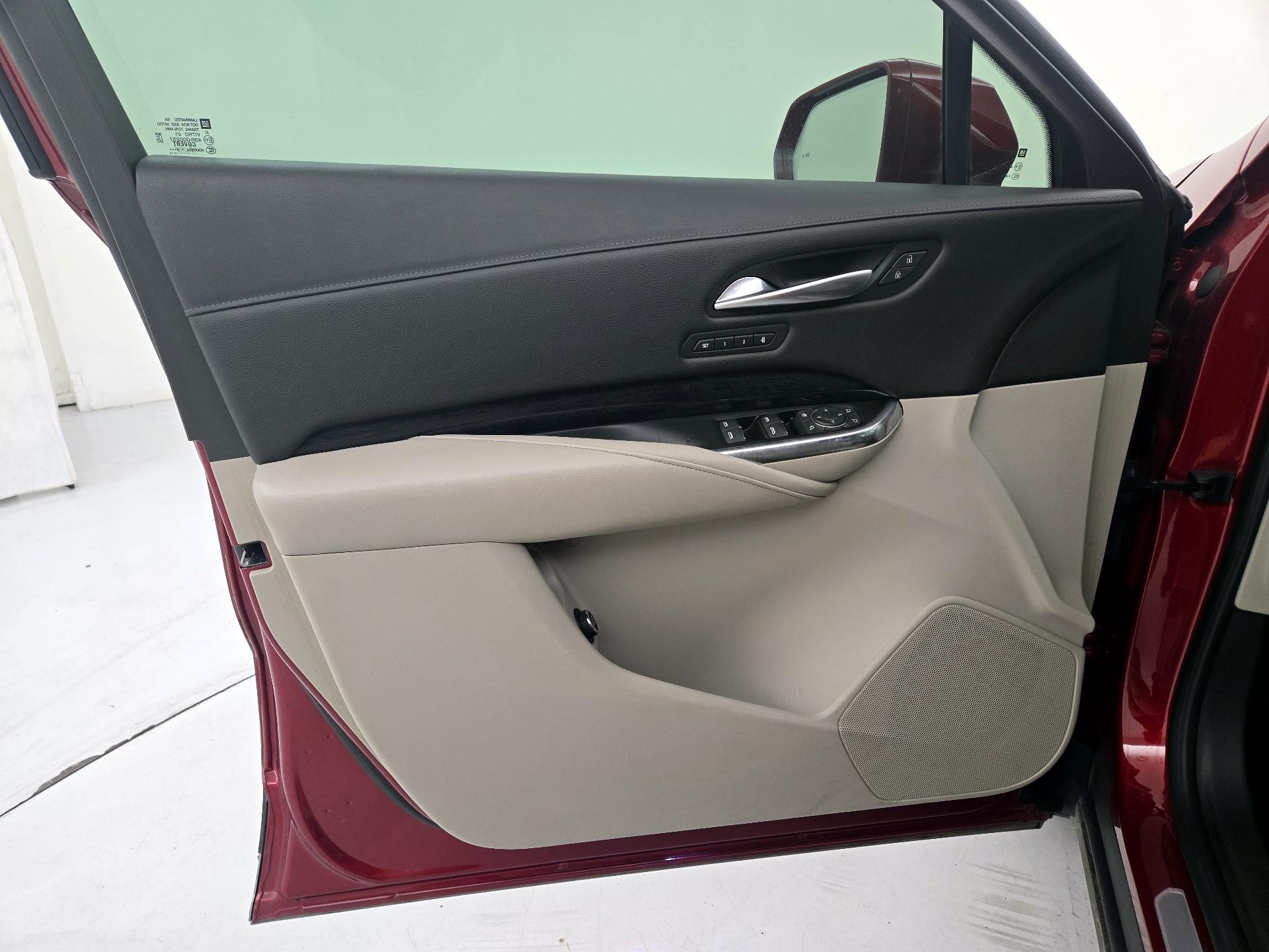 Thumbnail: 2019 Cadillac XT4 - 12