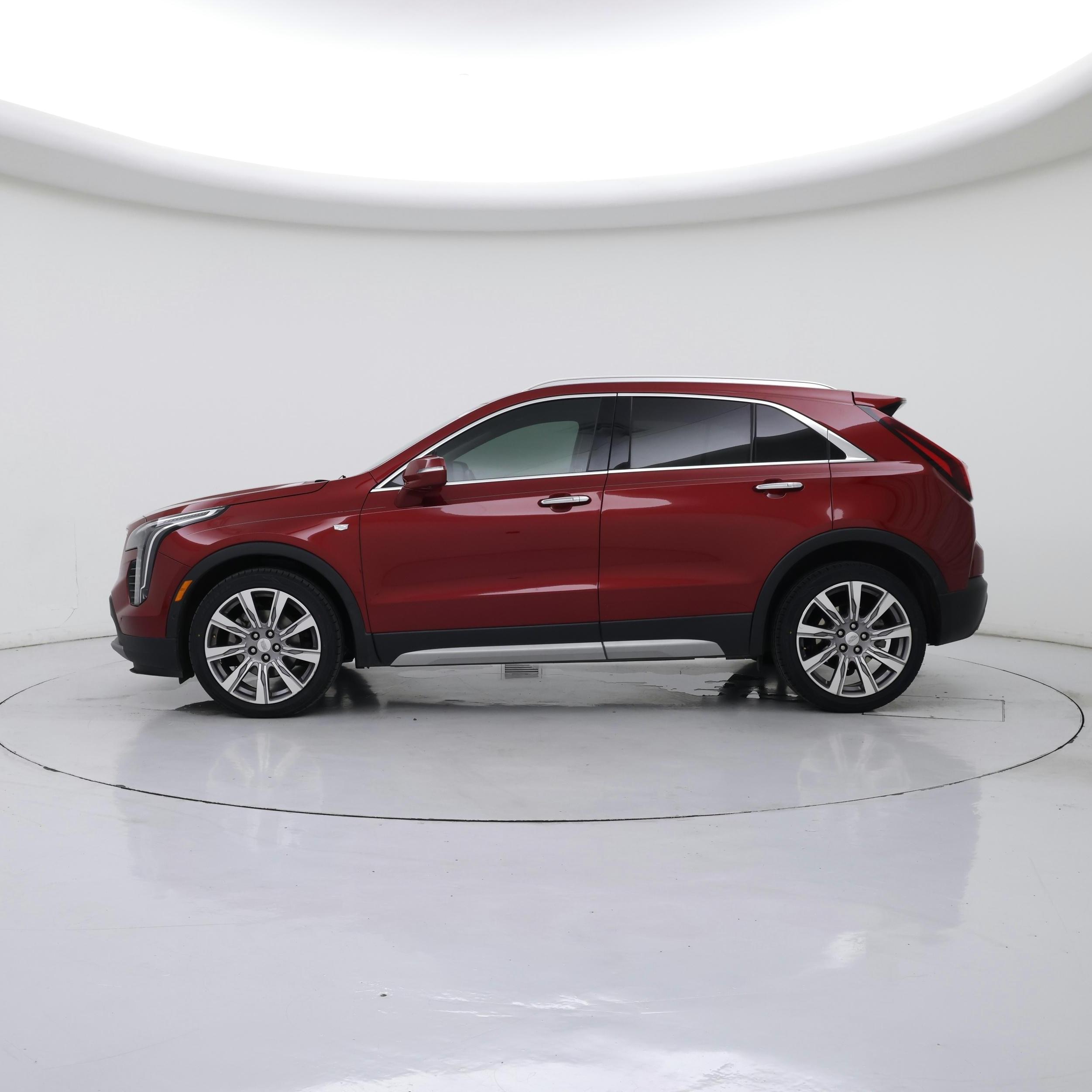 Thumbnail: 2019 Cadillac XT4 - 3