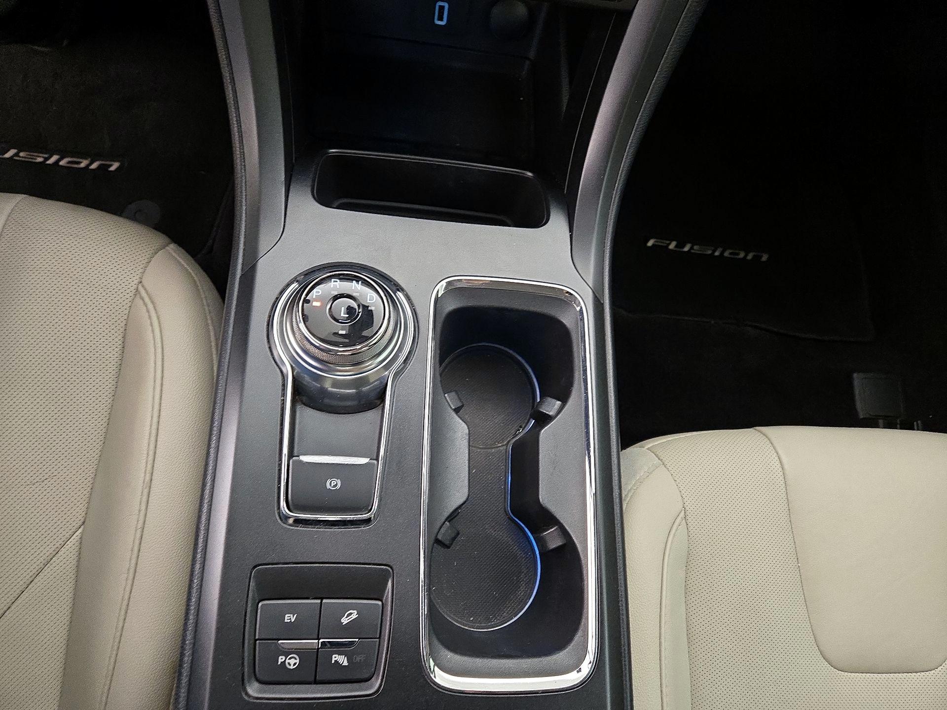 Thumbnail: 2017 Ford Fusion - 18