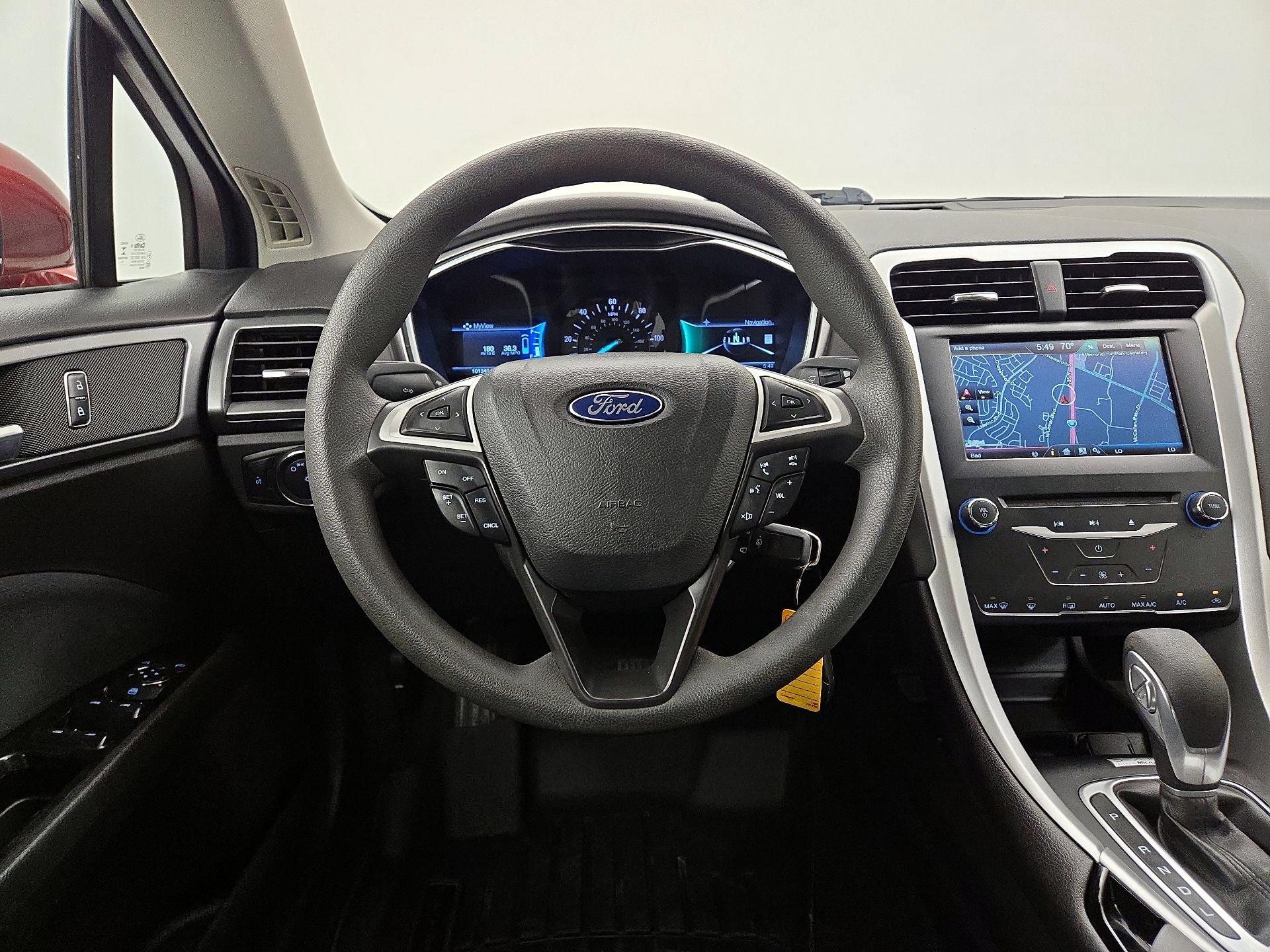 Thumbnail: 2014 Ford Fusion - 10