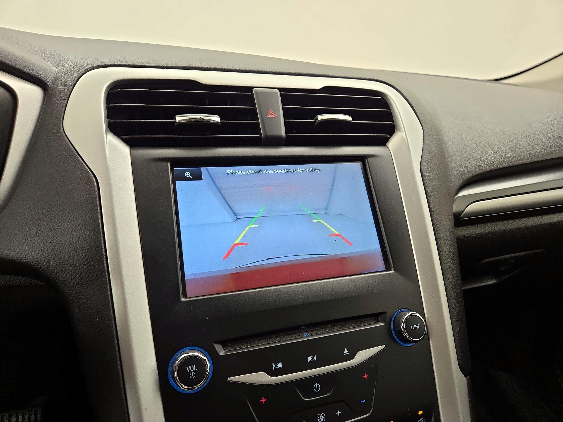 Thumbnail: 2014 Ford Fusion - 15