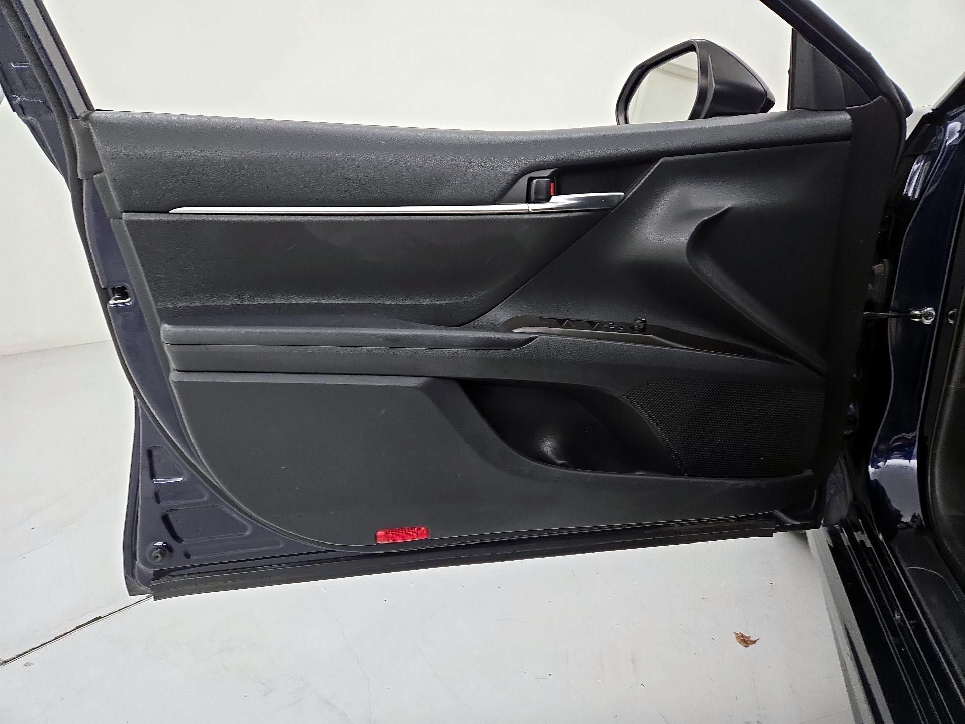 Thumbnail: 2021 Toyota Camry - 12