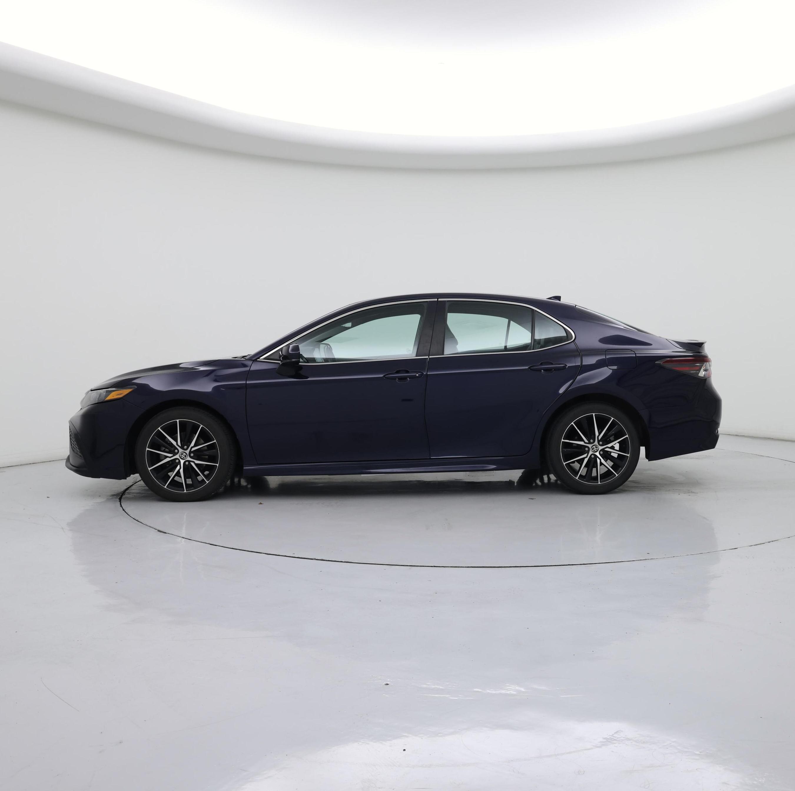 Thumbnail: 2021 Toyota Camry - 3