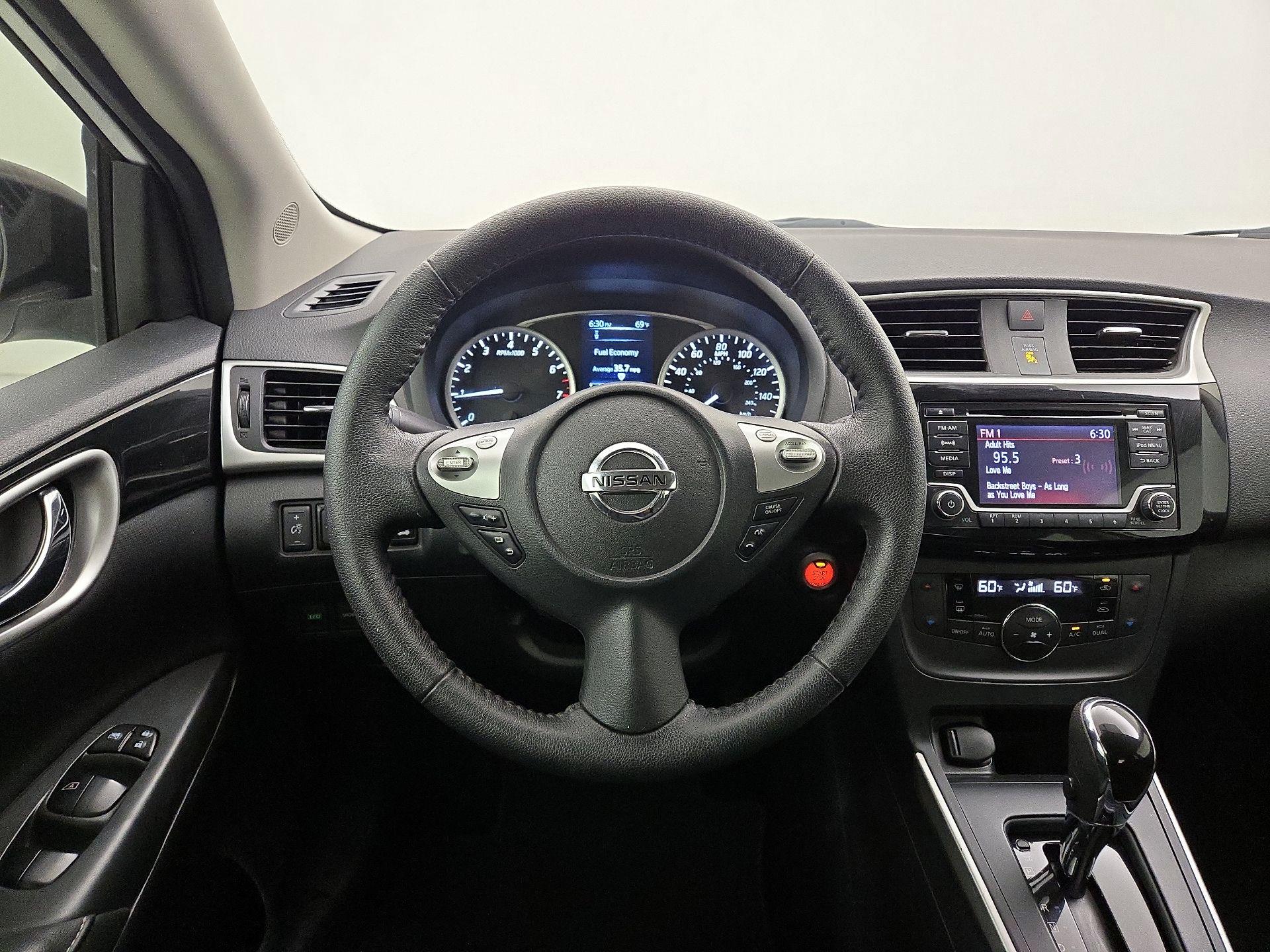 Thumbnail: 2018 Nissan Sentra - 10