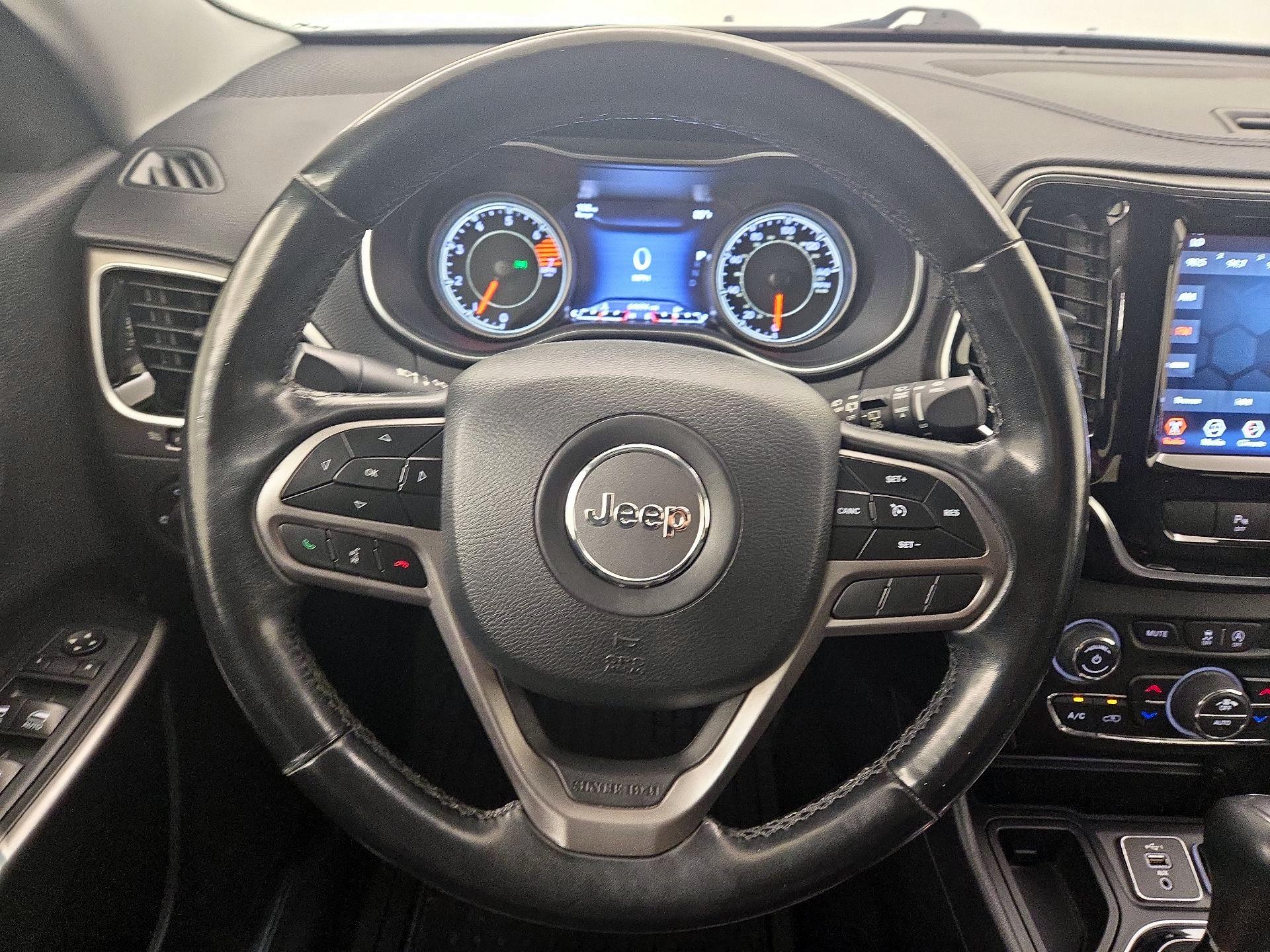 Thumbnail: 2020 Jeep Cherokee - 10