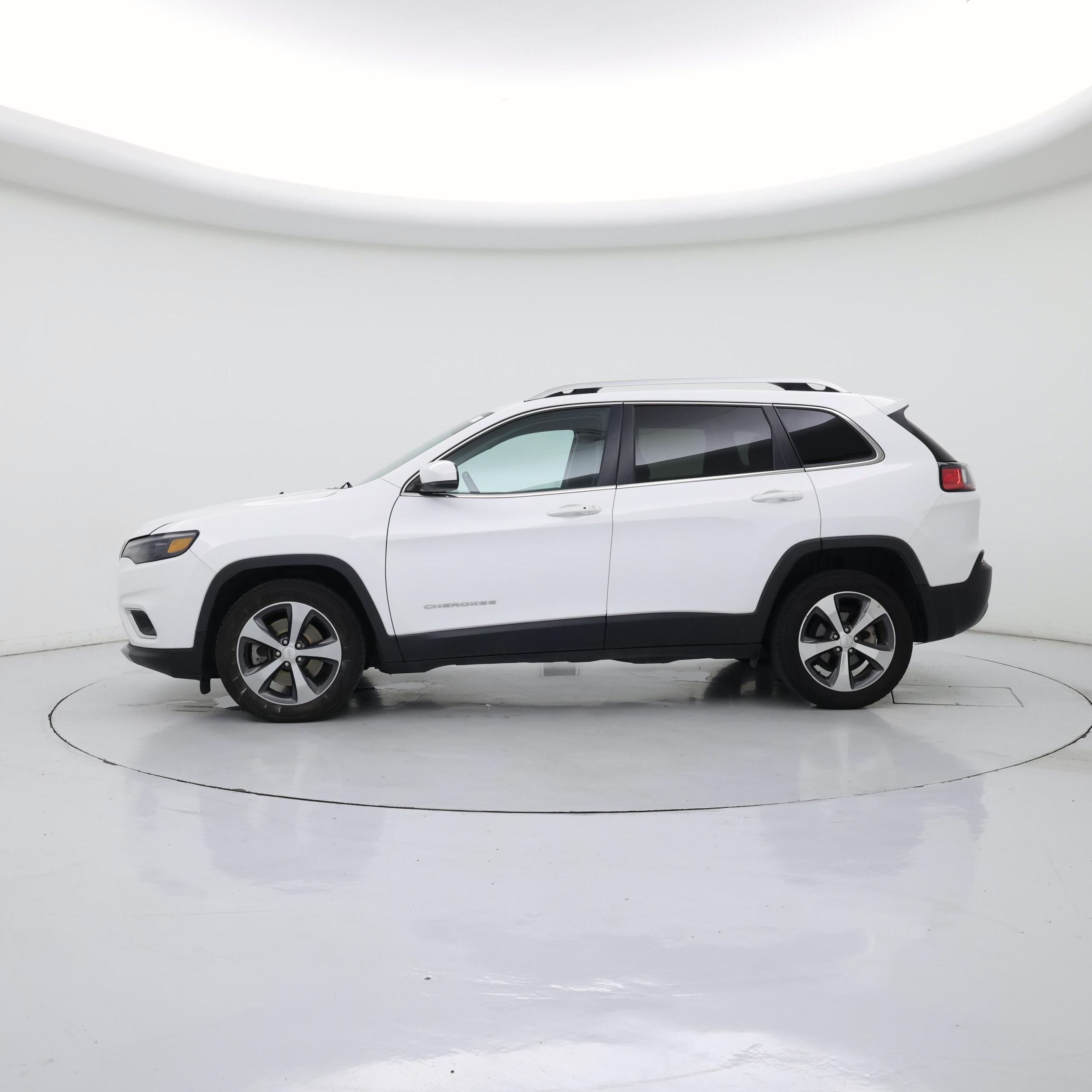 Thumbnail: 2020 Jeep Cherokee - 3