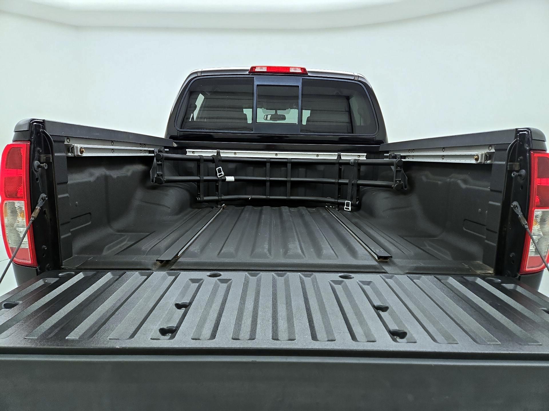 Thumbnail: 2015 Nissan Frontier - 20
