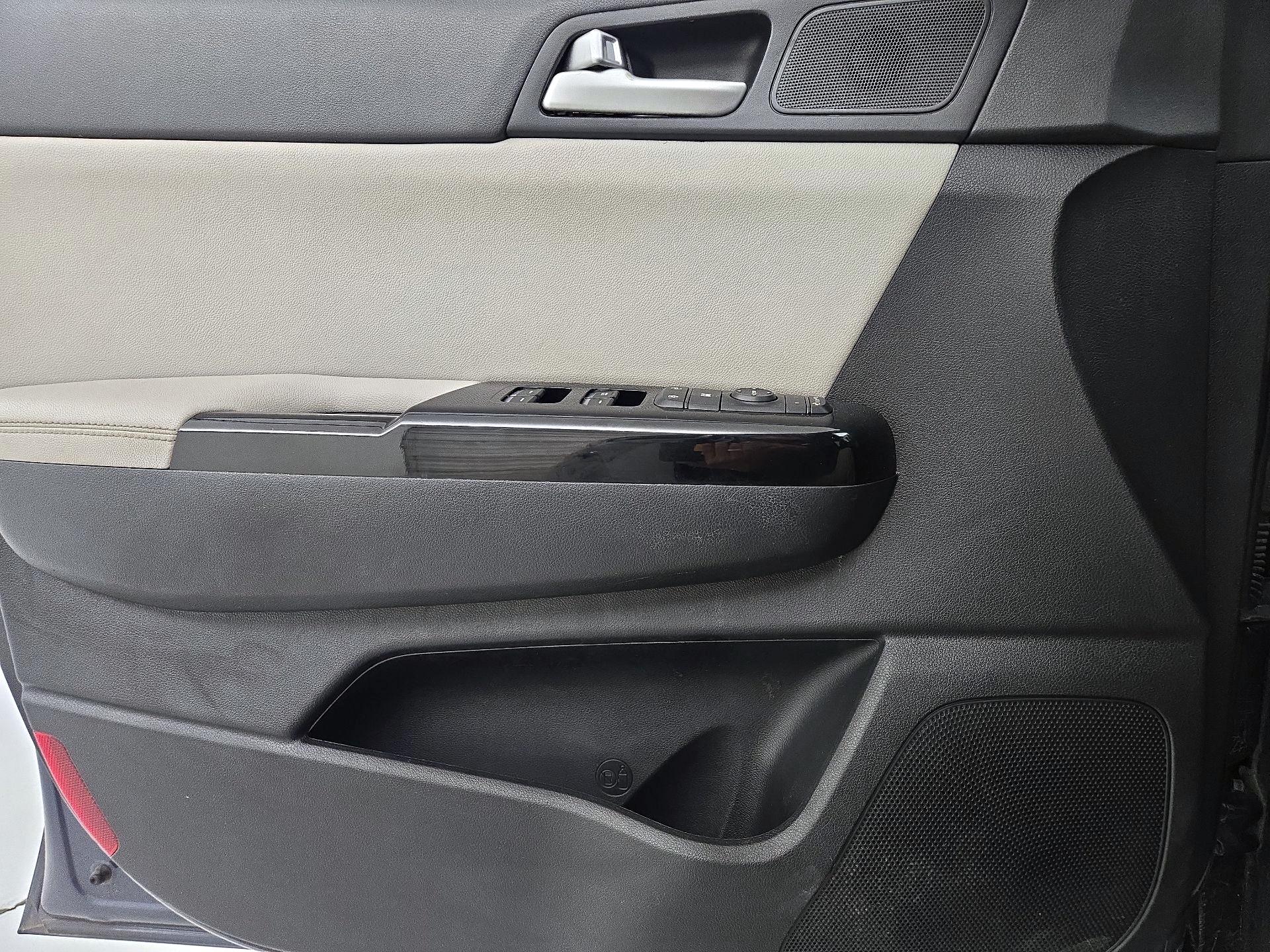 Thumbnail: 2019 Kia Sportage - 12