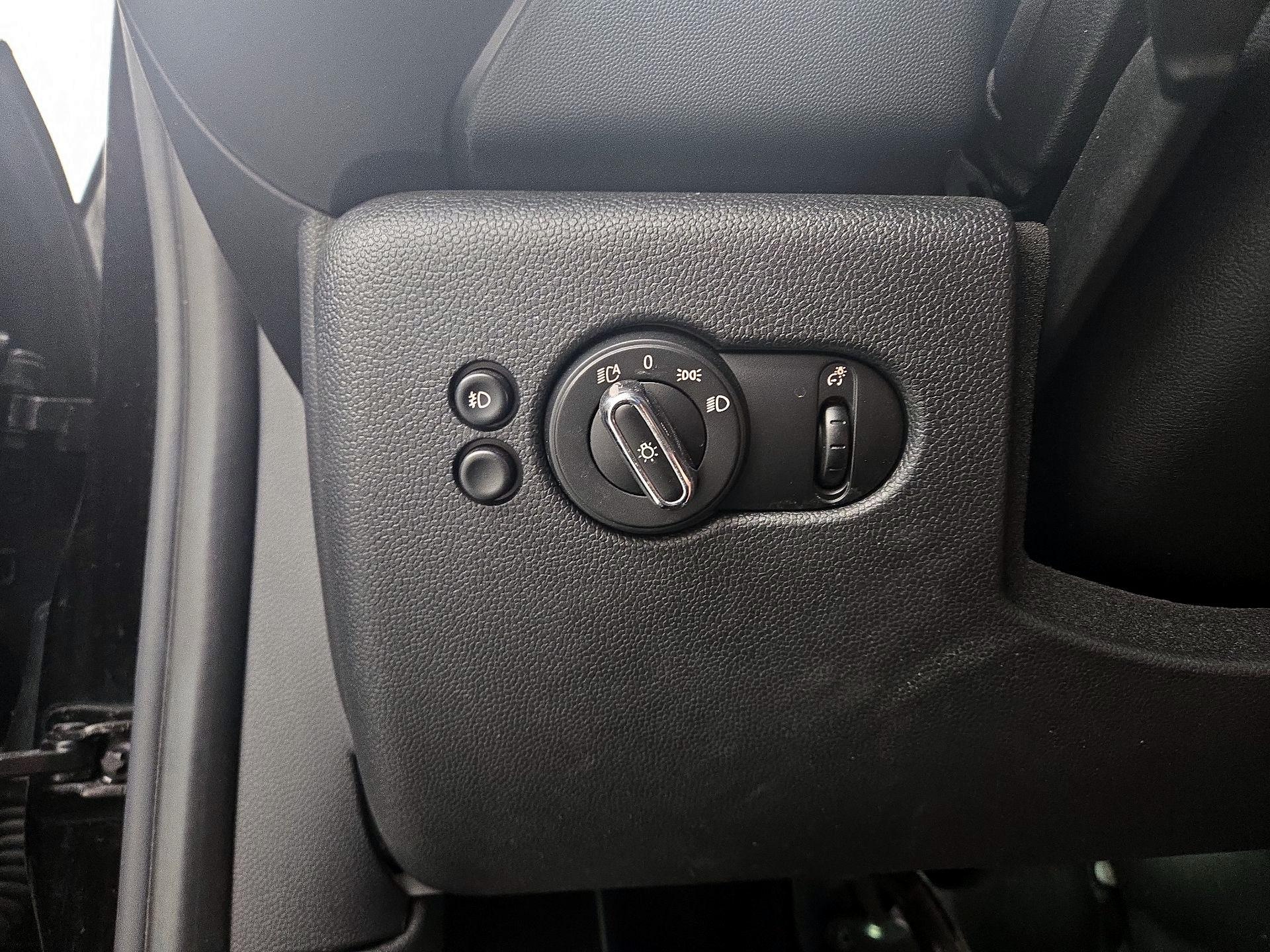 Thumbnail: 2019 MINI Cooper Hardtop - 13