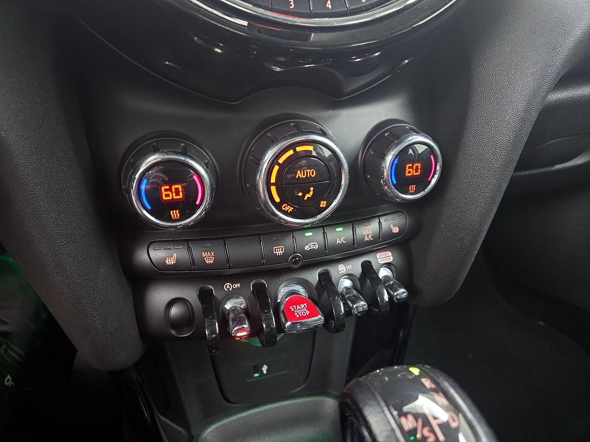 Thumbnail: 2019 MINI Cooper Hardtop - 16