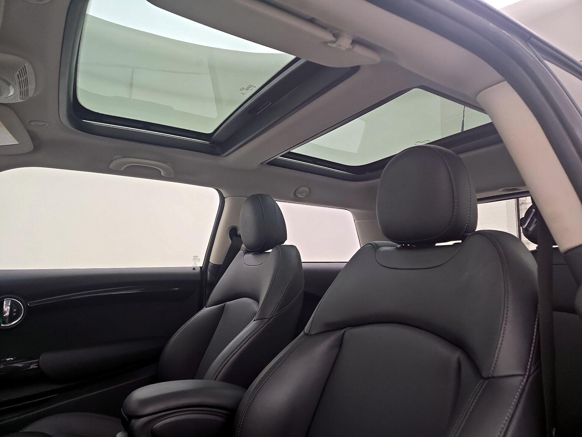 Thumbnail: 2019 MINI Cooper Hardtop - 19