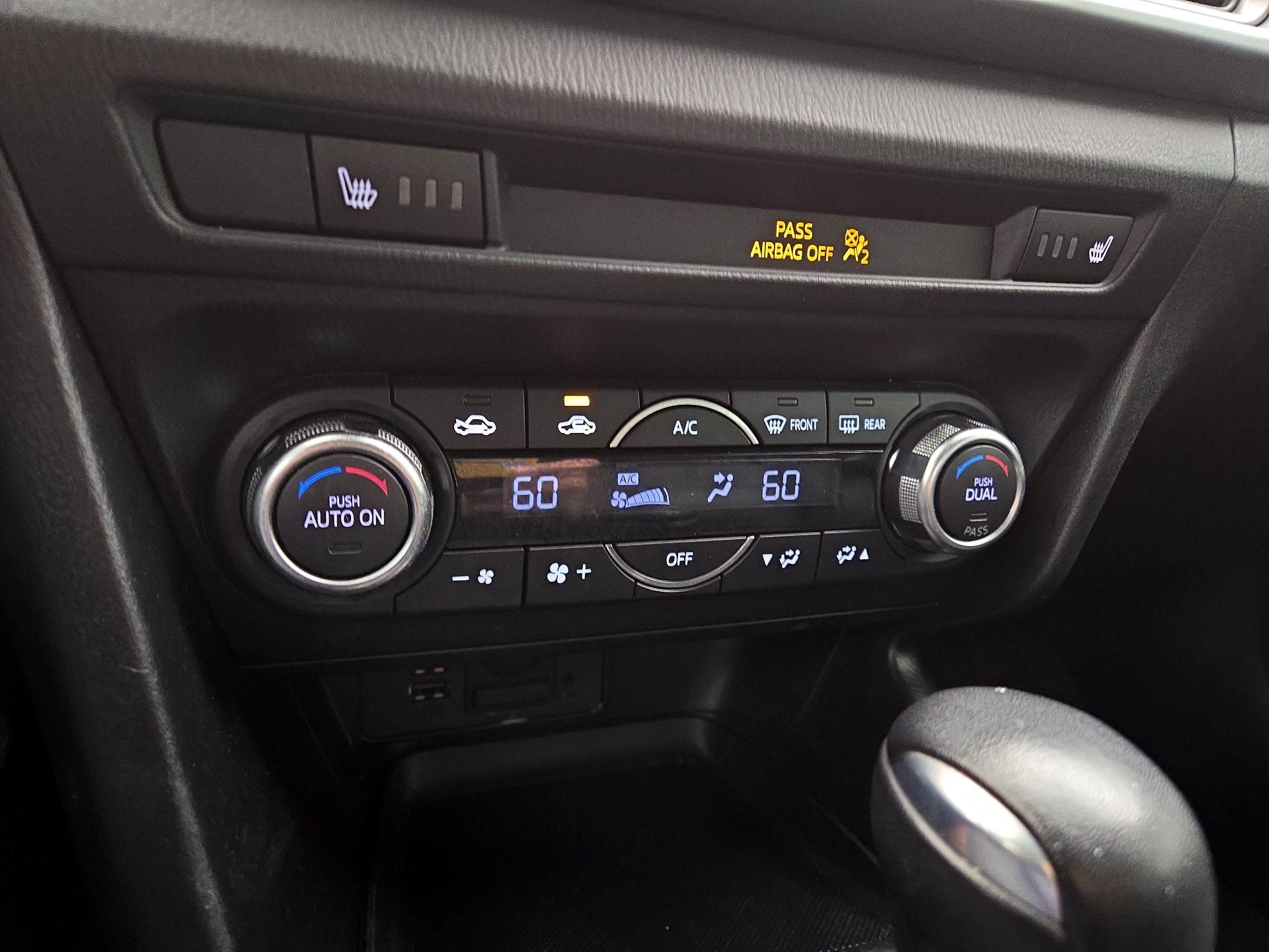 Thumbnail: 2017 Mazda Mazda3 - 16